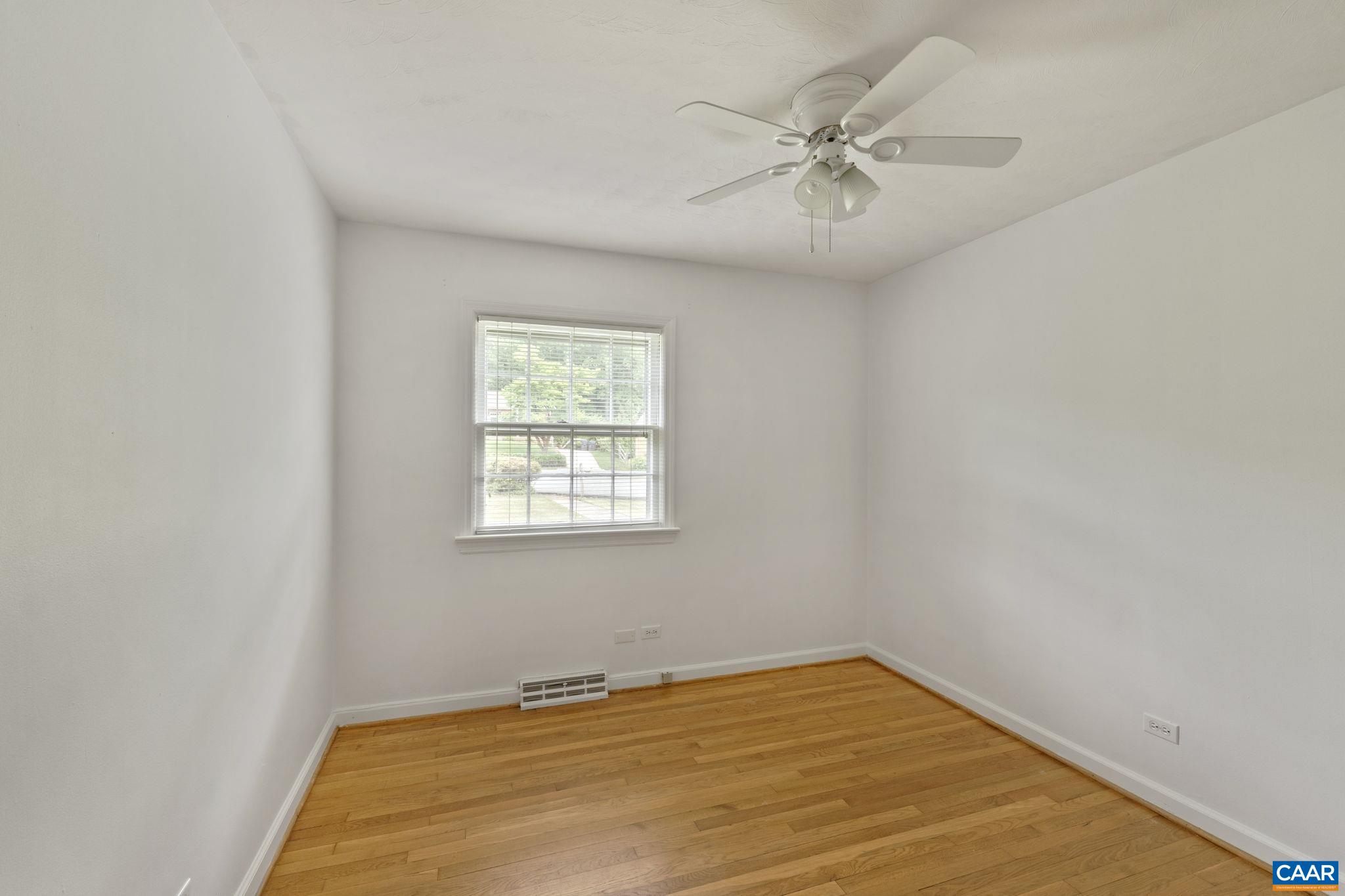 105 LINDA CT