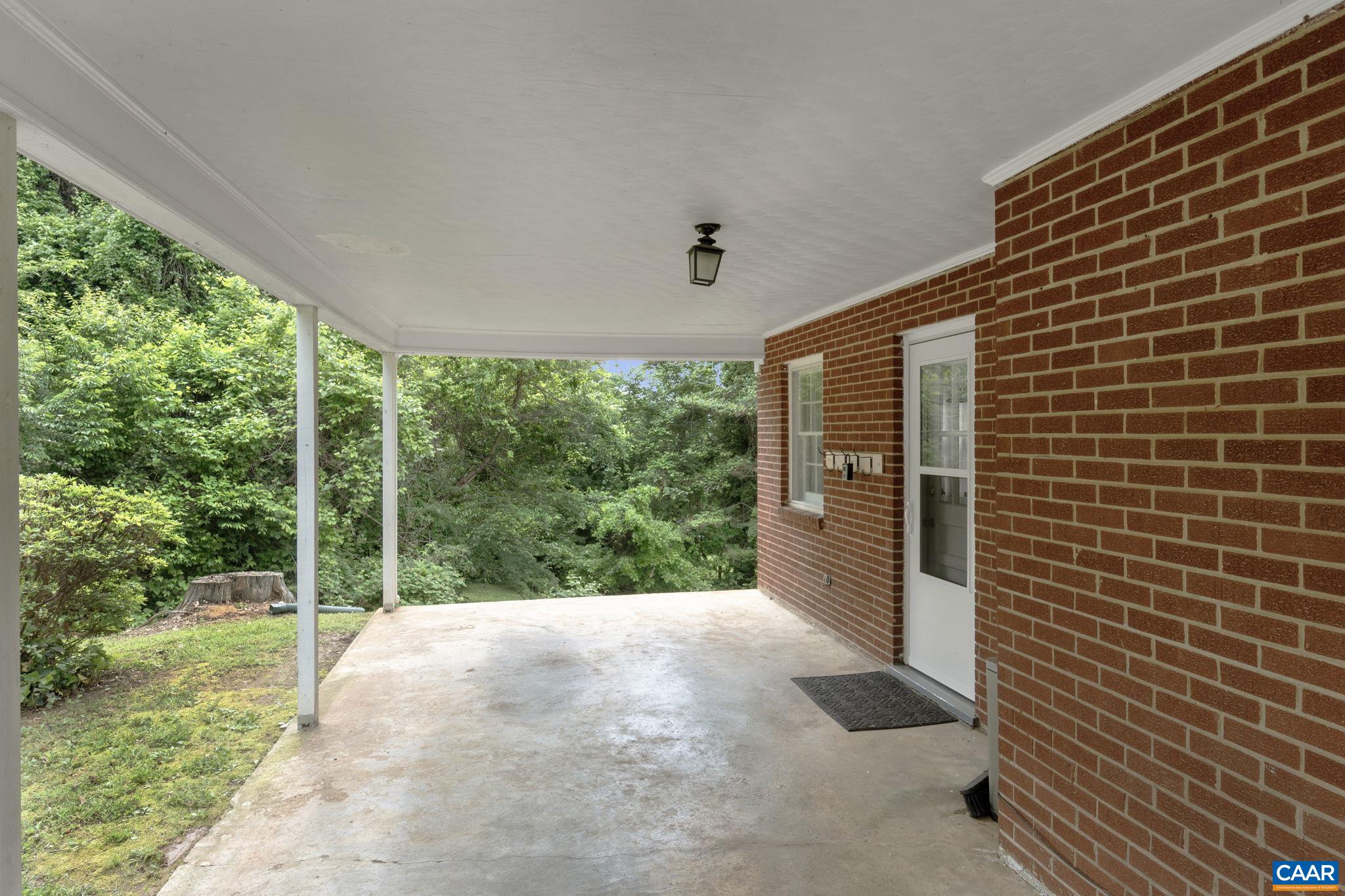 105 LINDA CT
