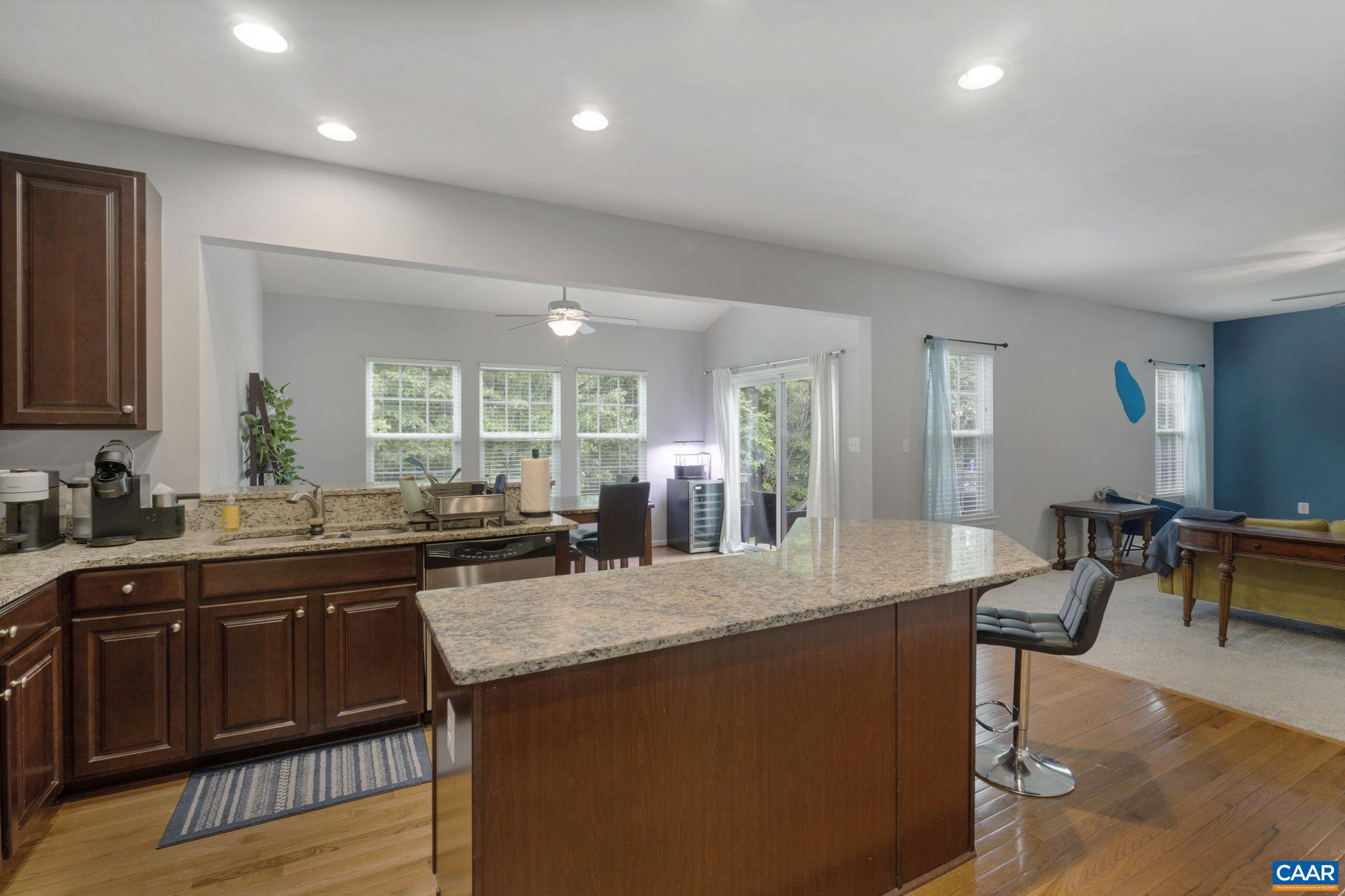 307 LARCHMONT CIR
