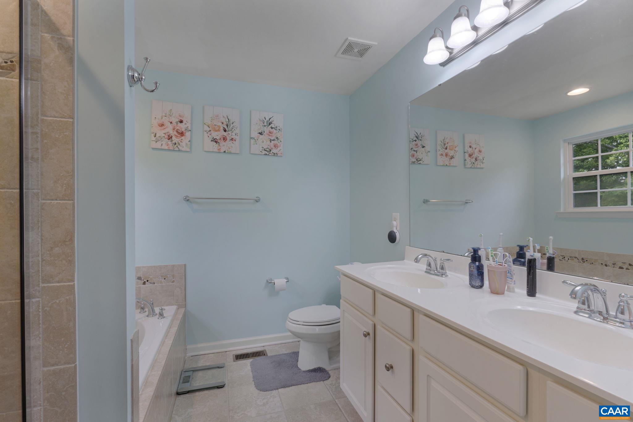307 LARCHMONT CIR