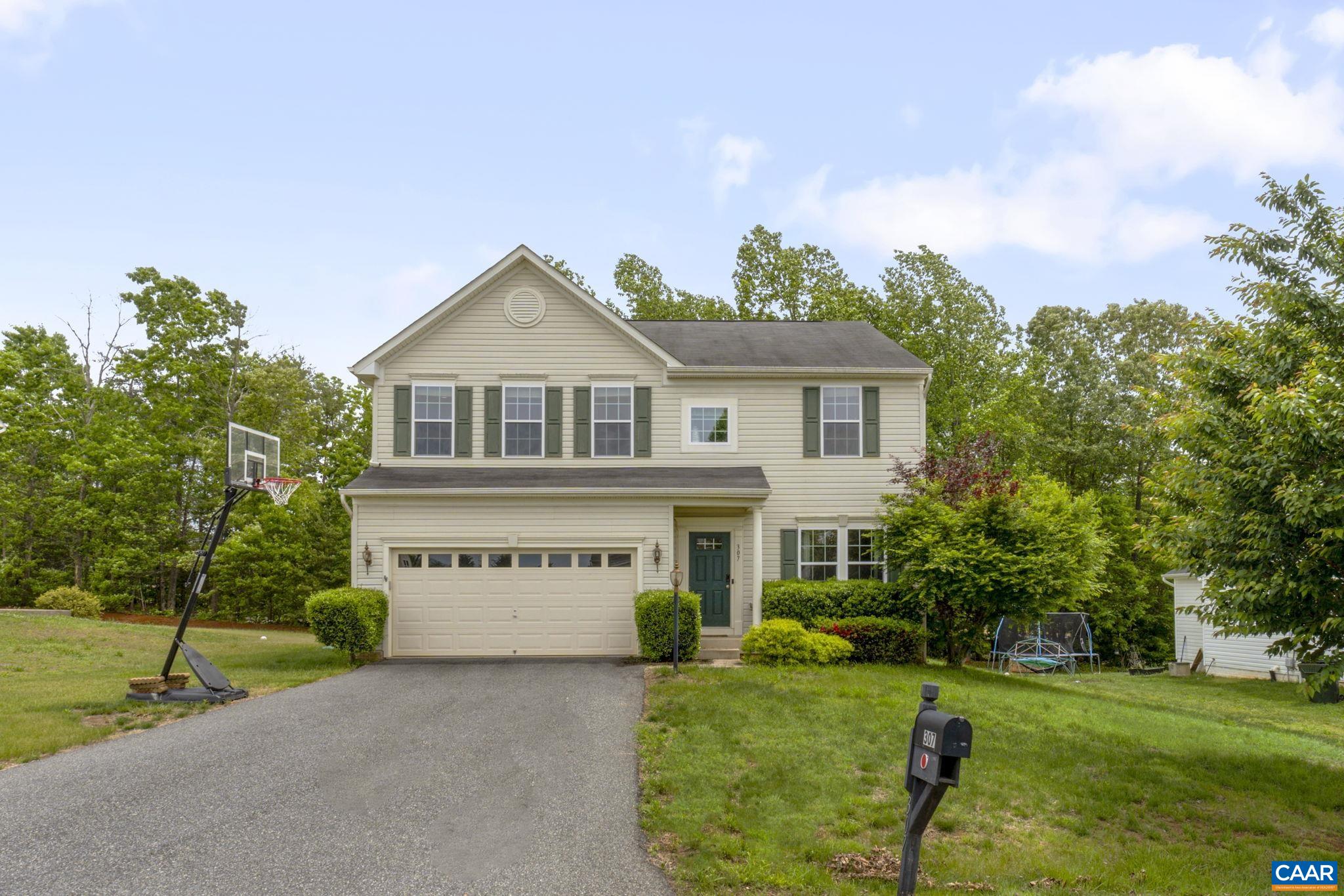 307 LARCHMONT CIR