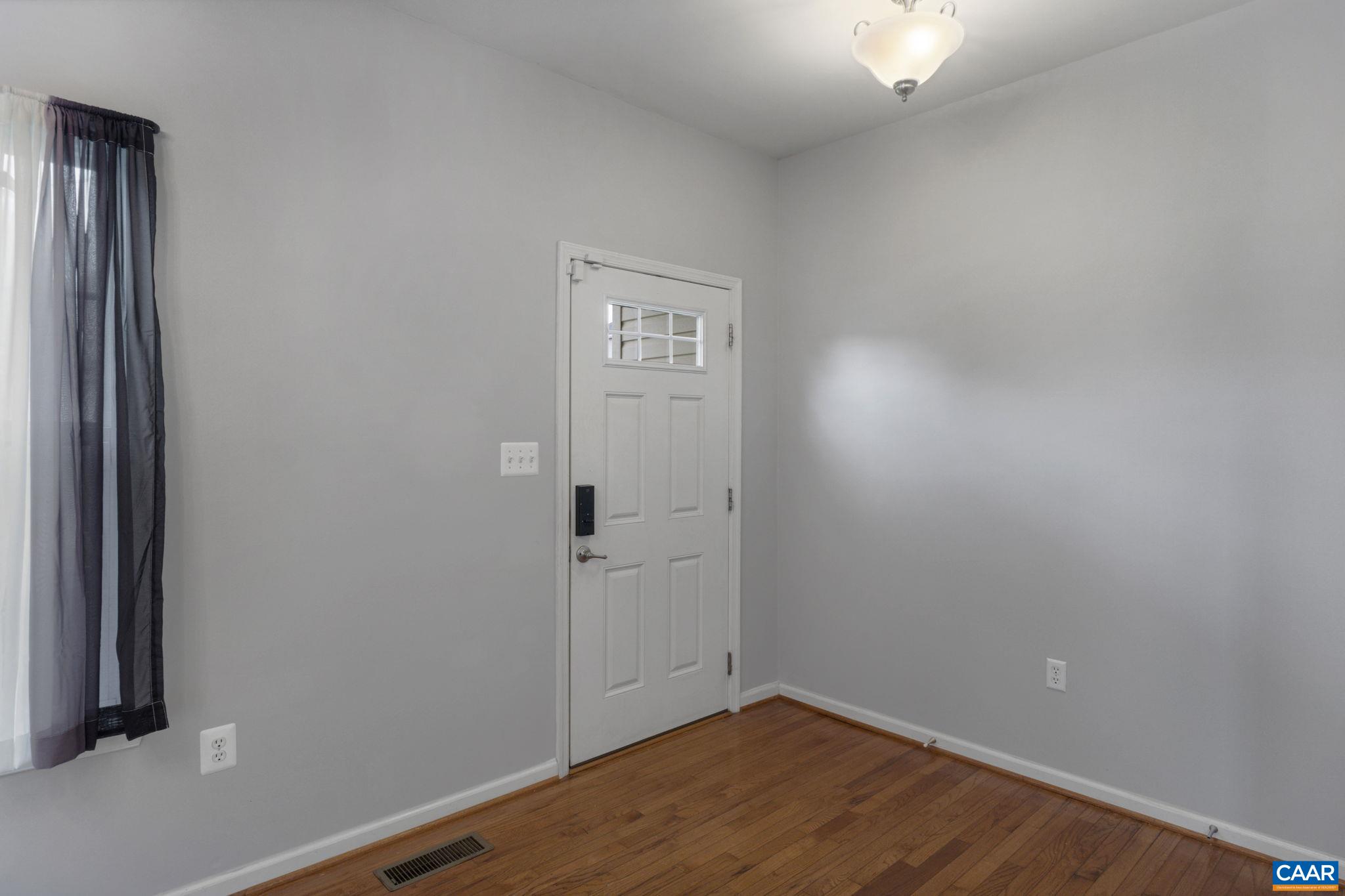 307 LARCHMONT CIR