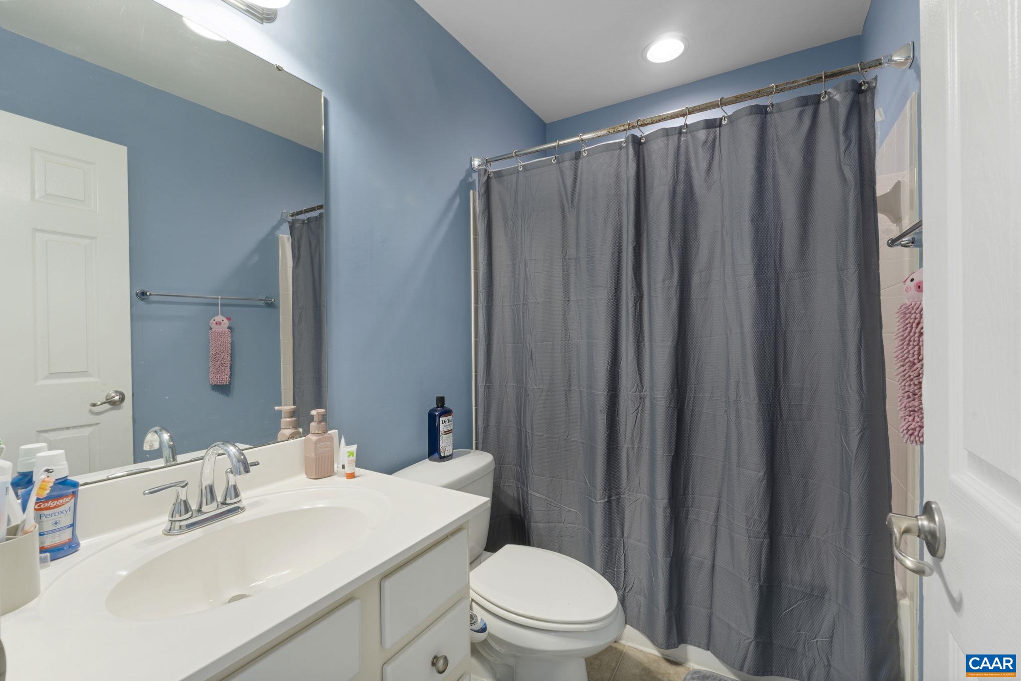 307 LARCHMONT CIR