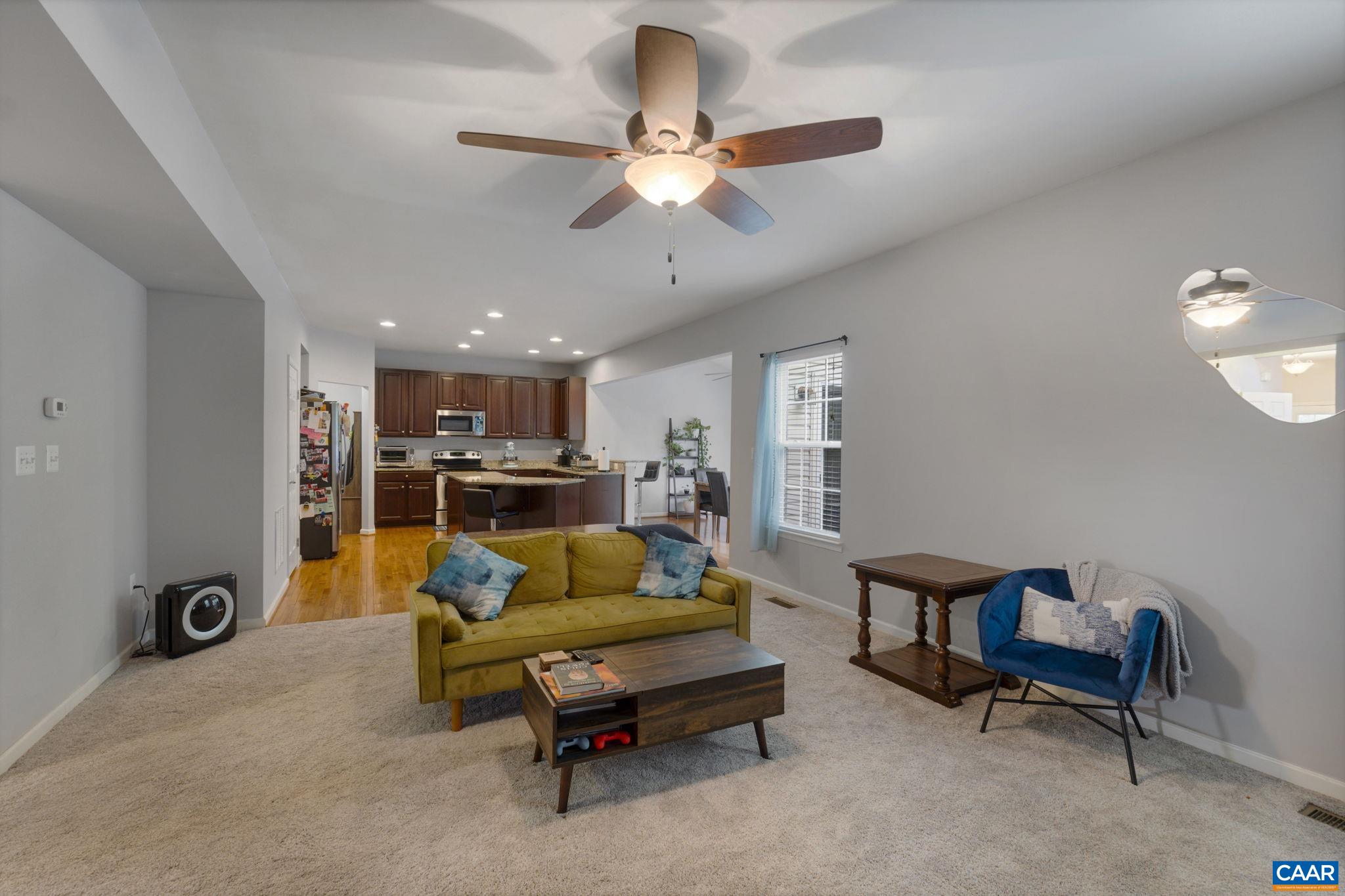 307 LARCHMONT CIR