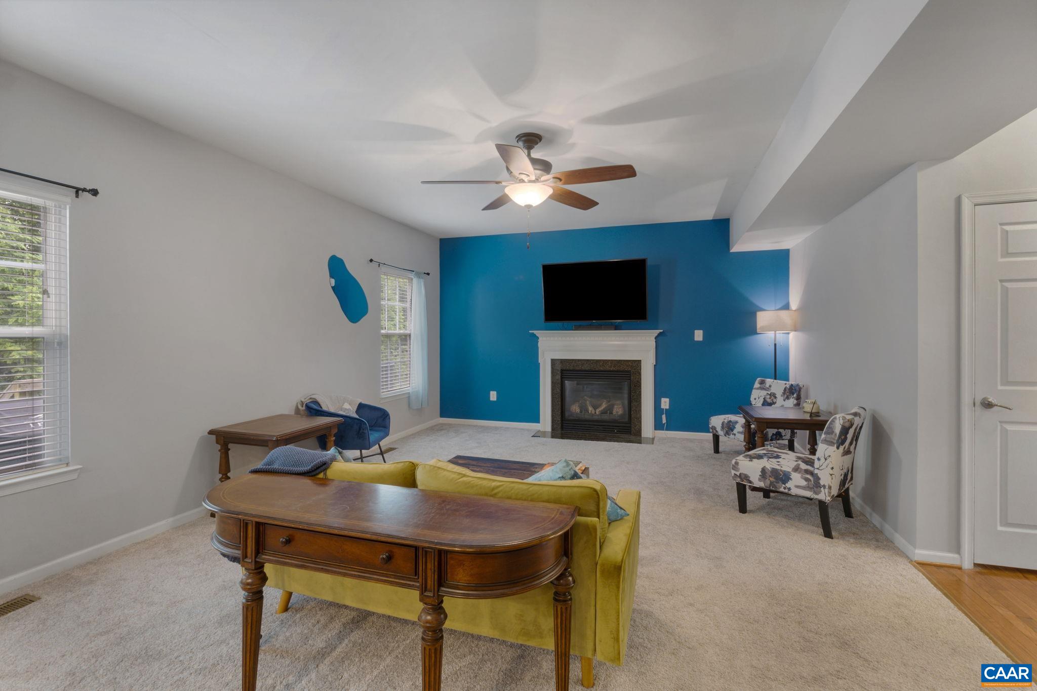 307 LARCHMONT CIR