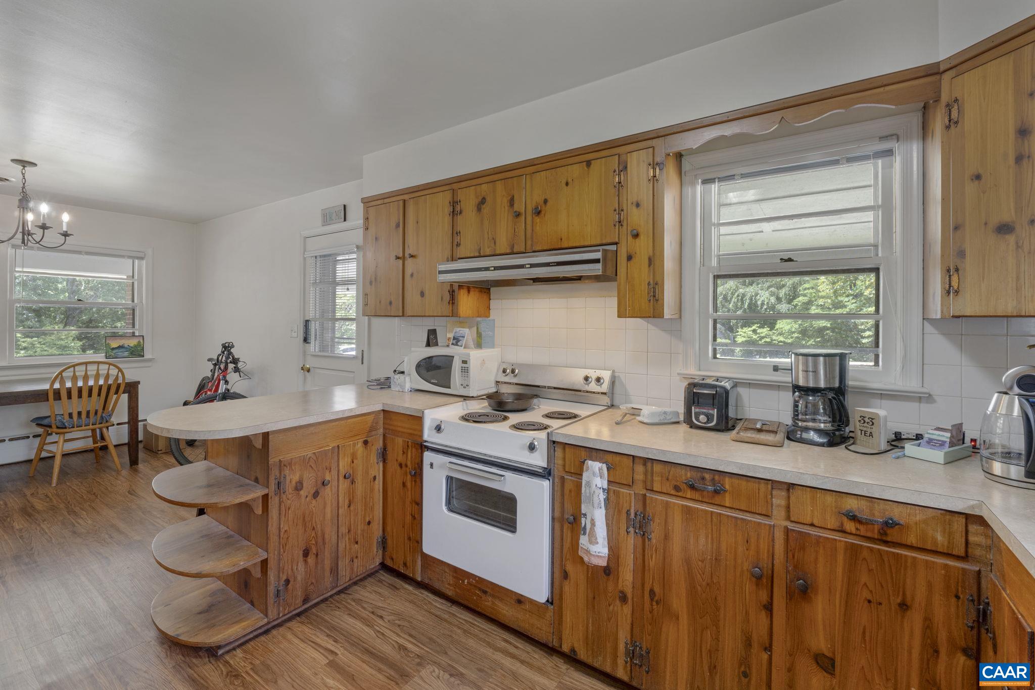 1119 FOREST HILLS AVE