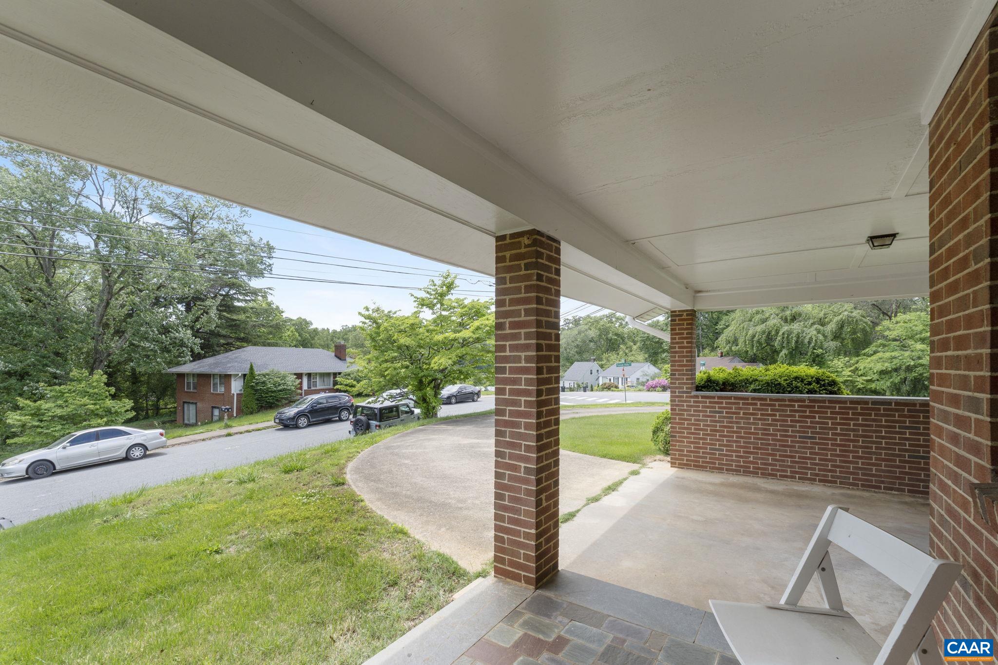 1119 FOREST HILLS AVE