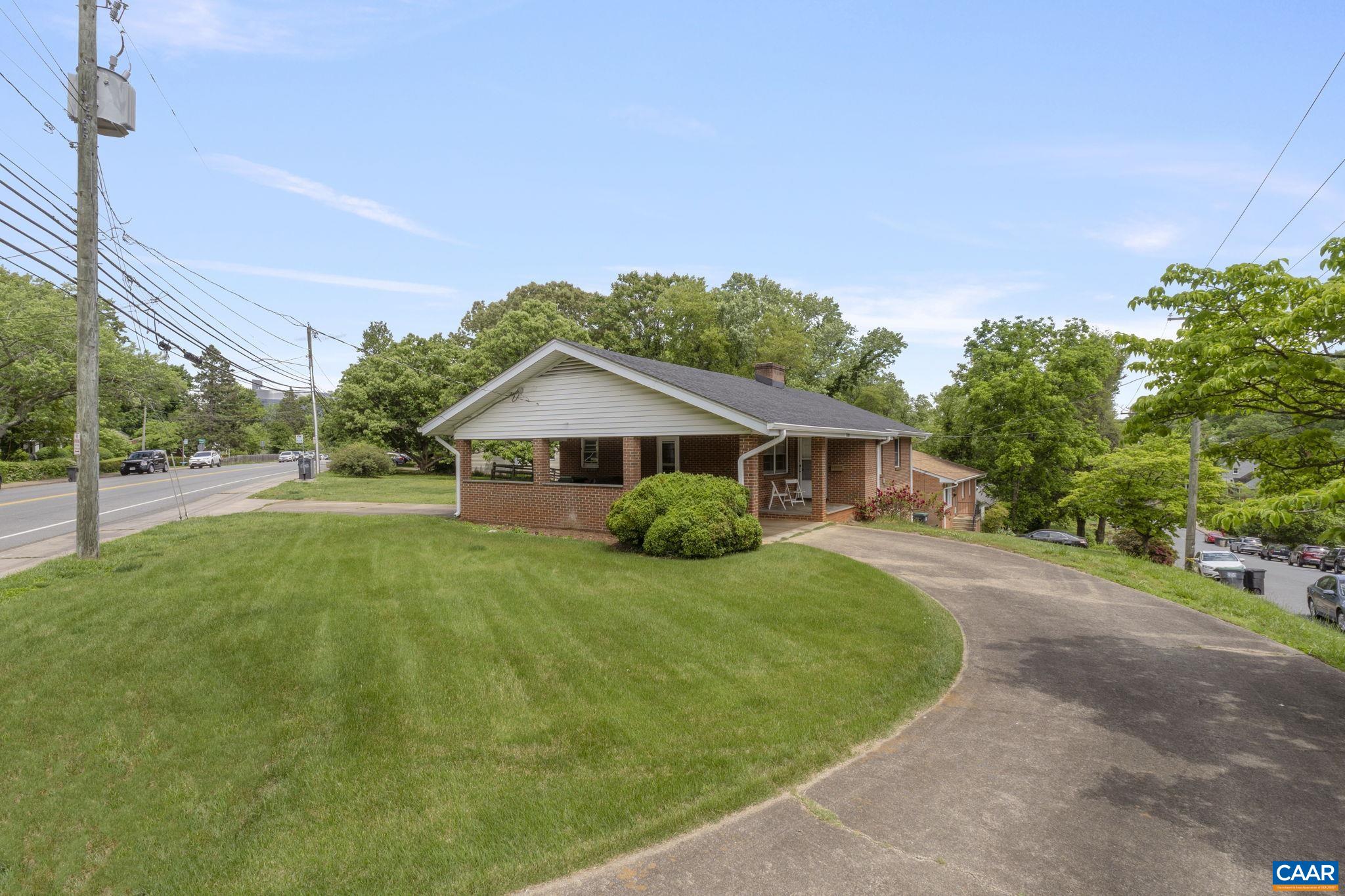 1119 FOREST HILLS AVE