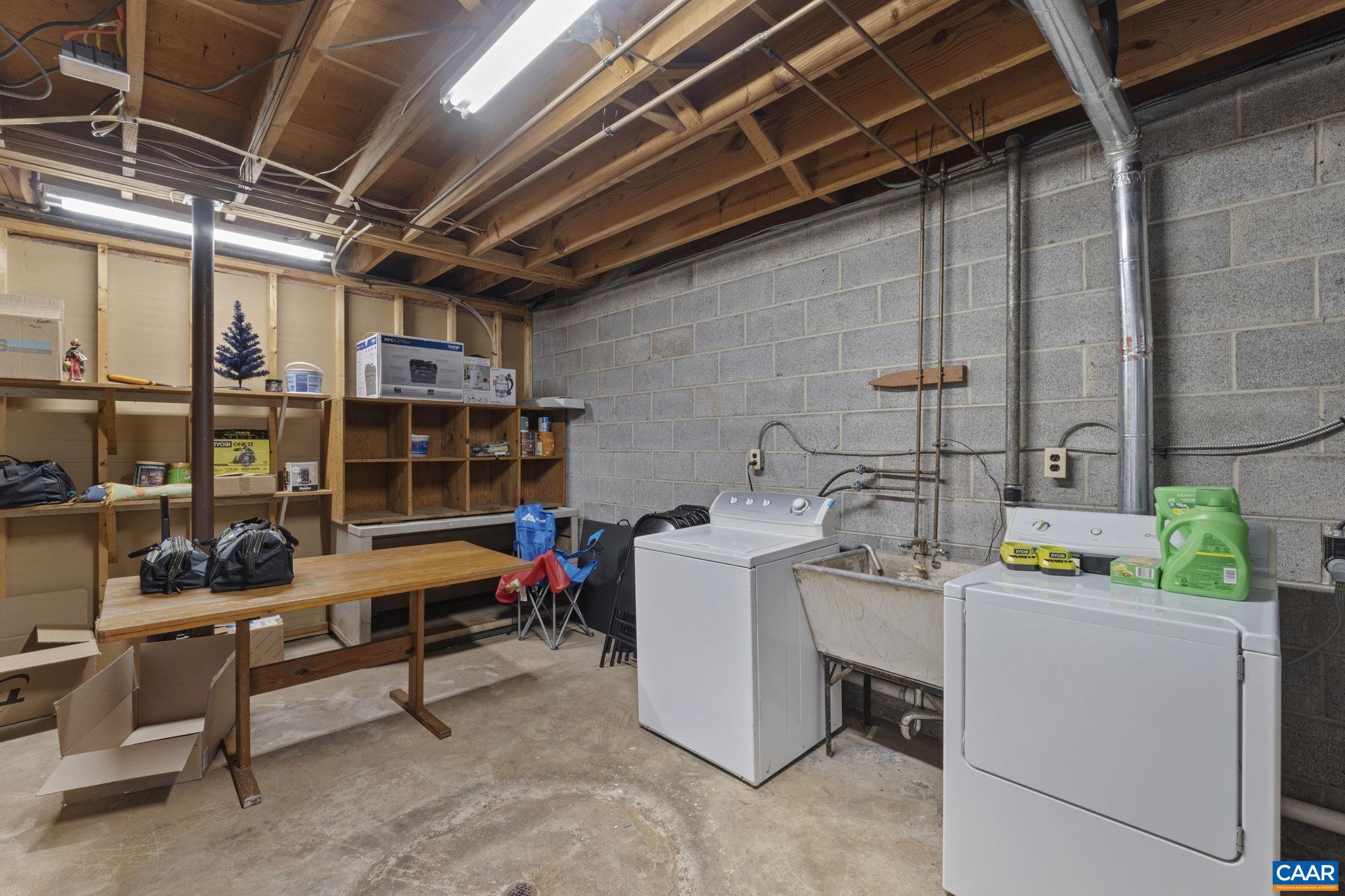 1119 FOREST HILLS AVE