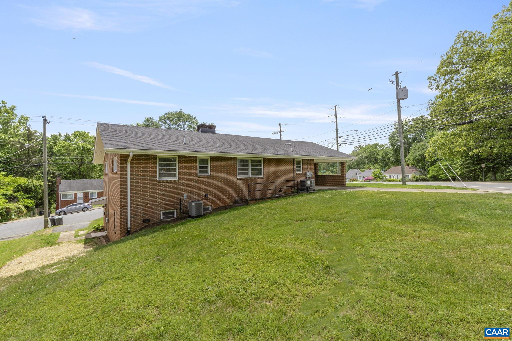 1119 FOREST HILLS AVE