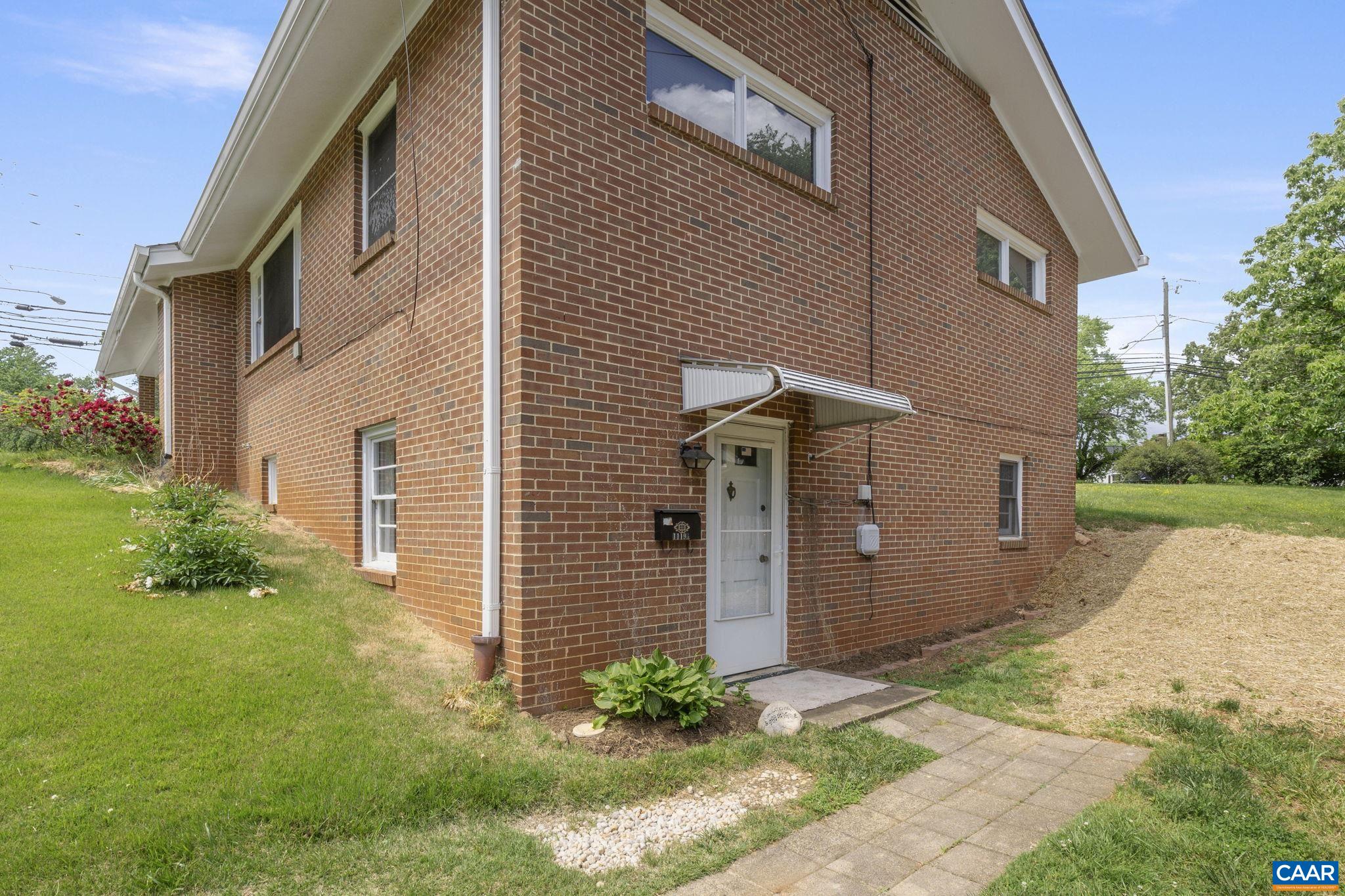 1119 FOREST HILLS AVE