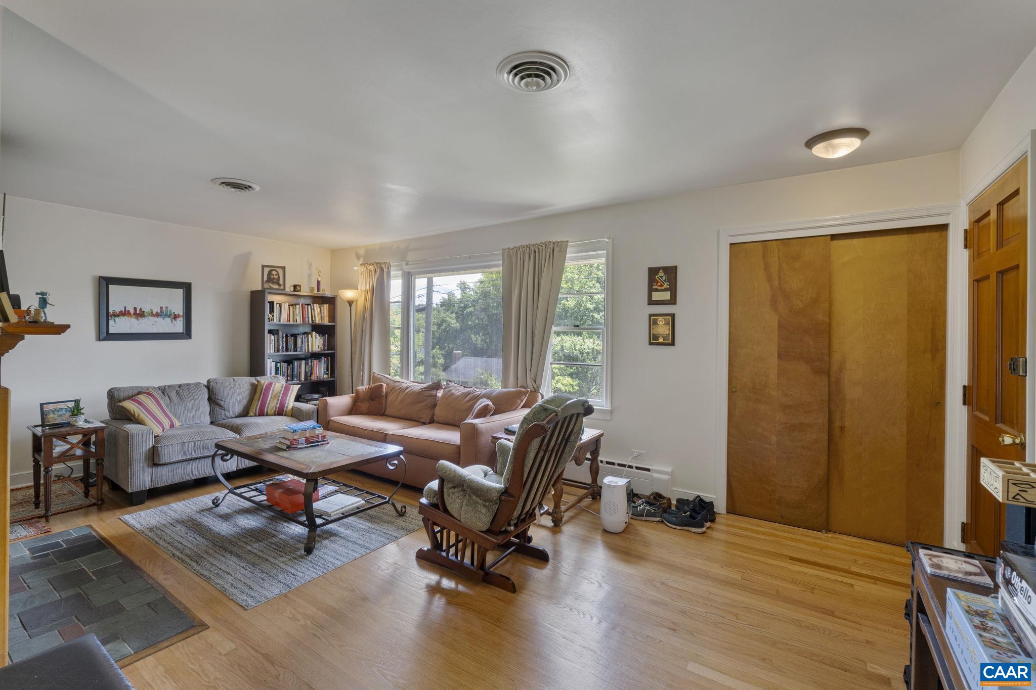 1119 FOREST HILLS AVE