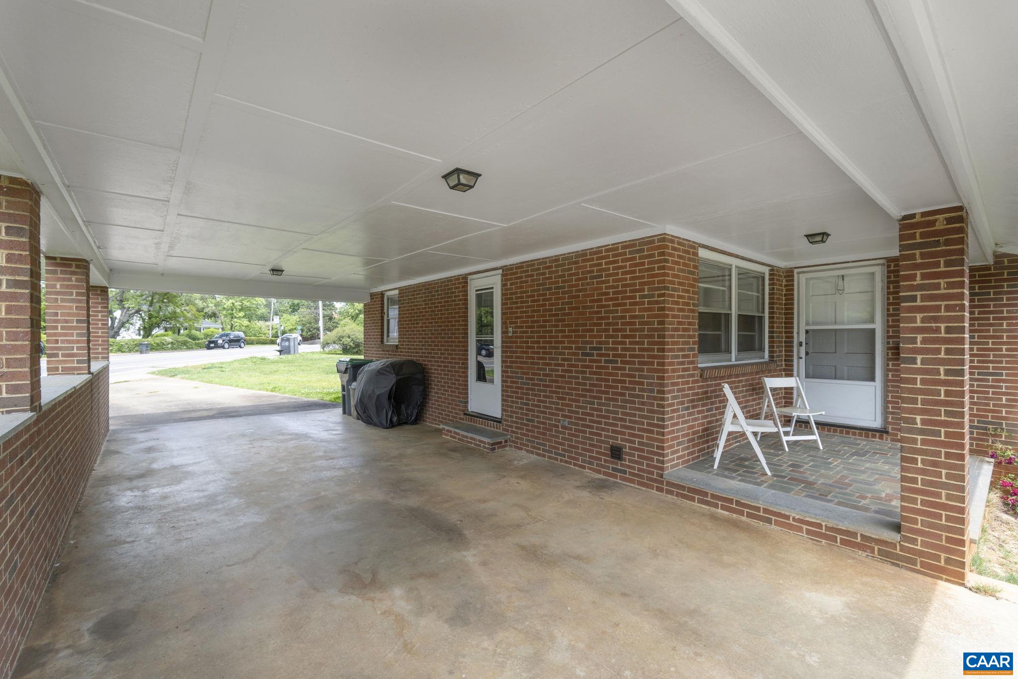 1119 FOREST HILLS AVE