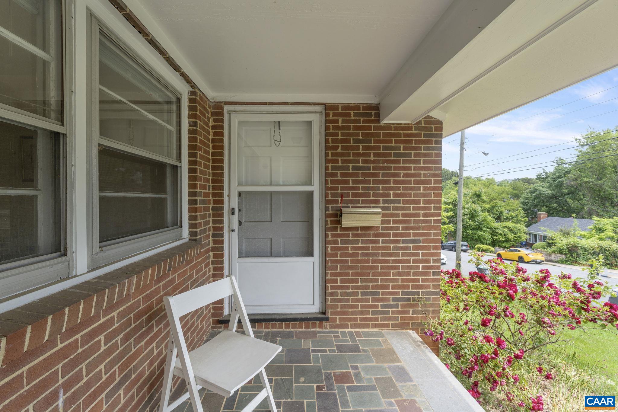 1119 FOREST HILLS AVE