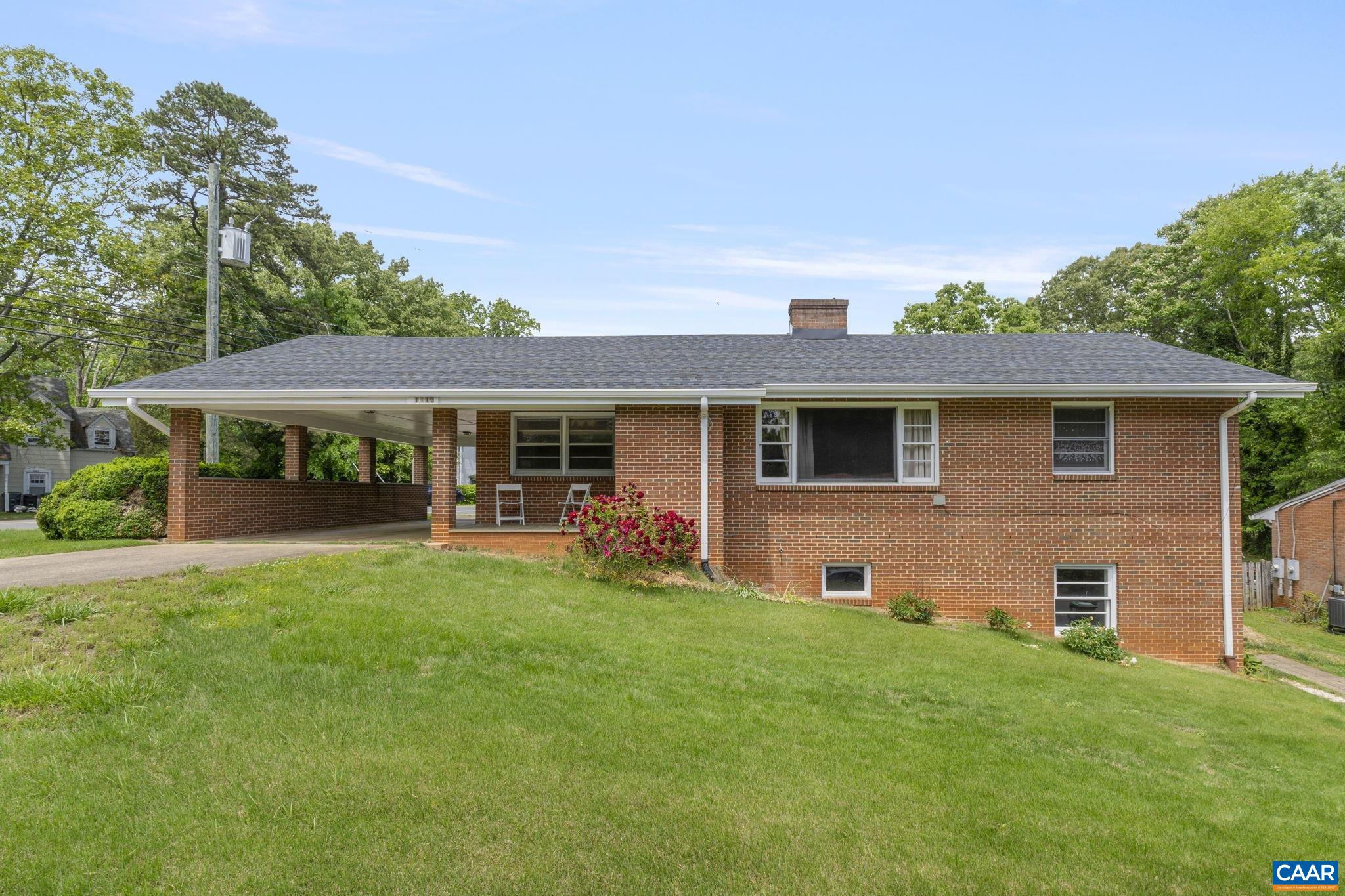 1119 FOREST HILLS AVE