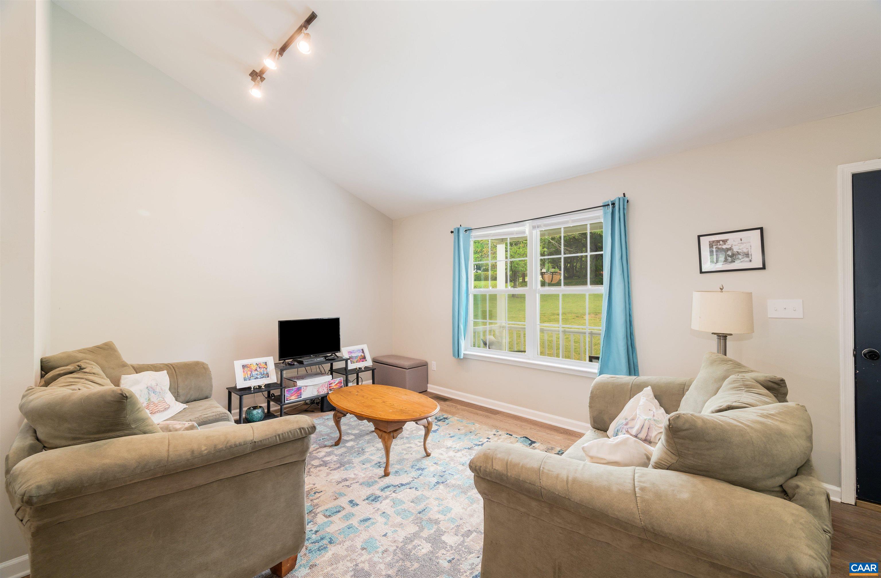 1507 BUCK RD