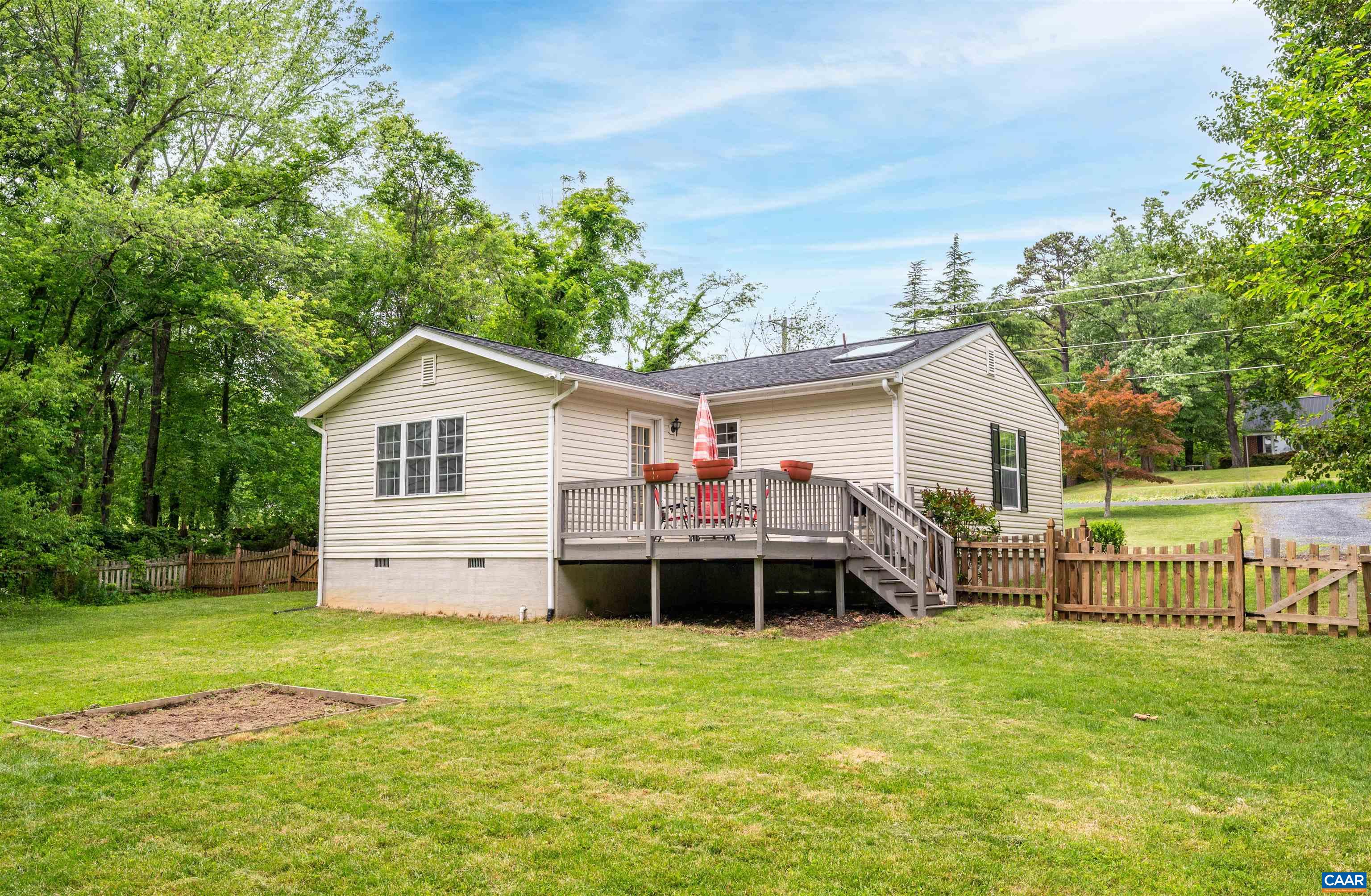 1507 BUCK RD