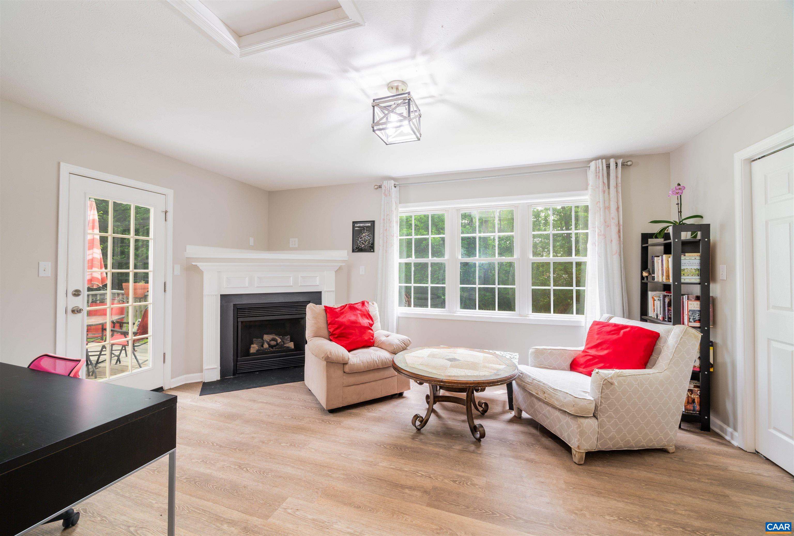 1507 BUCK RD