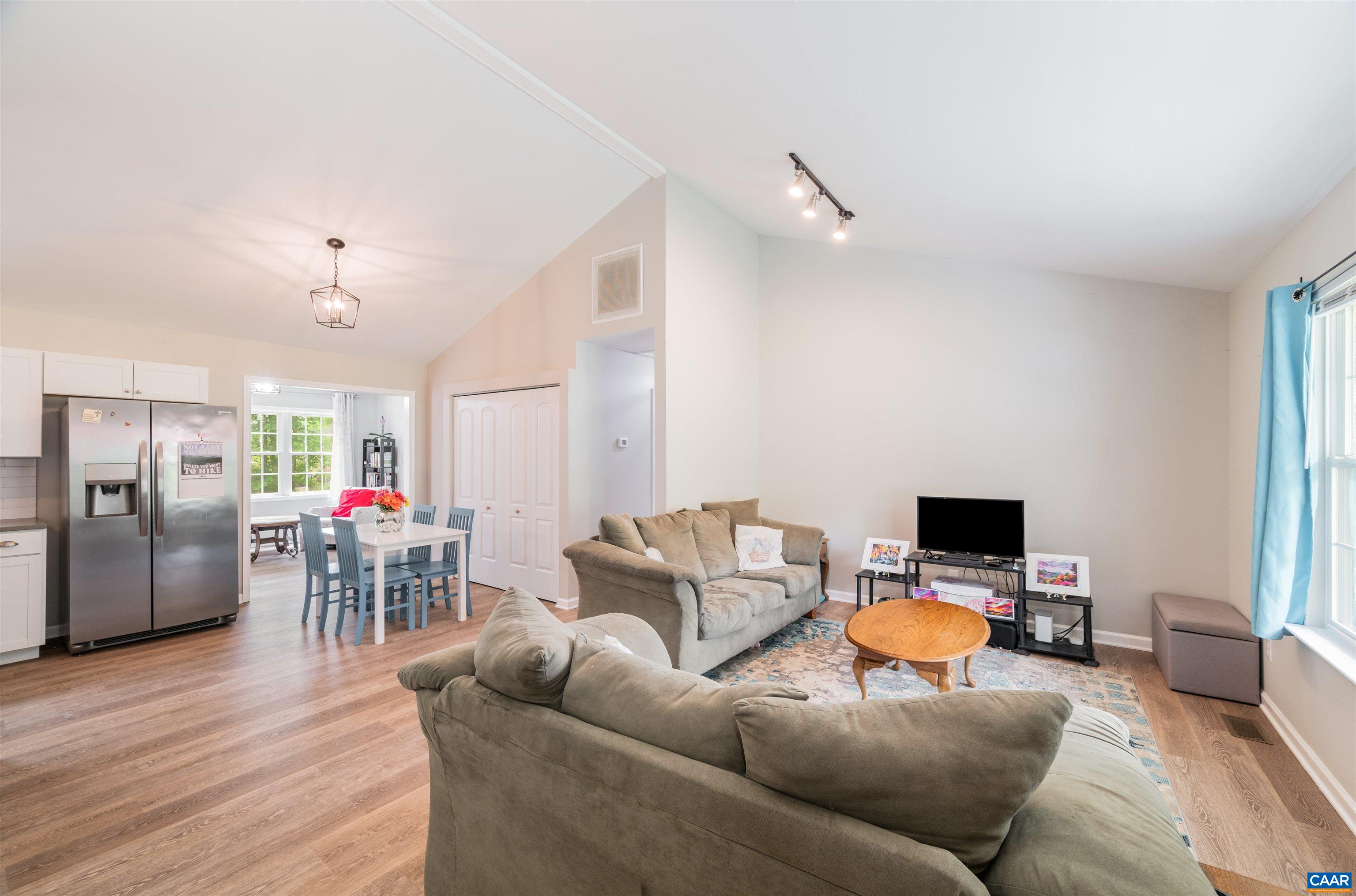 1507 BUCK RD
