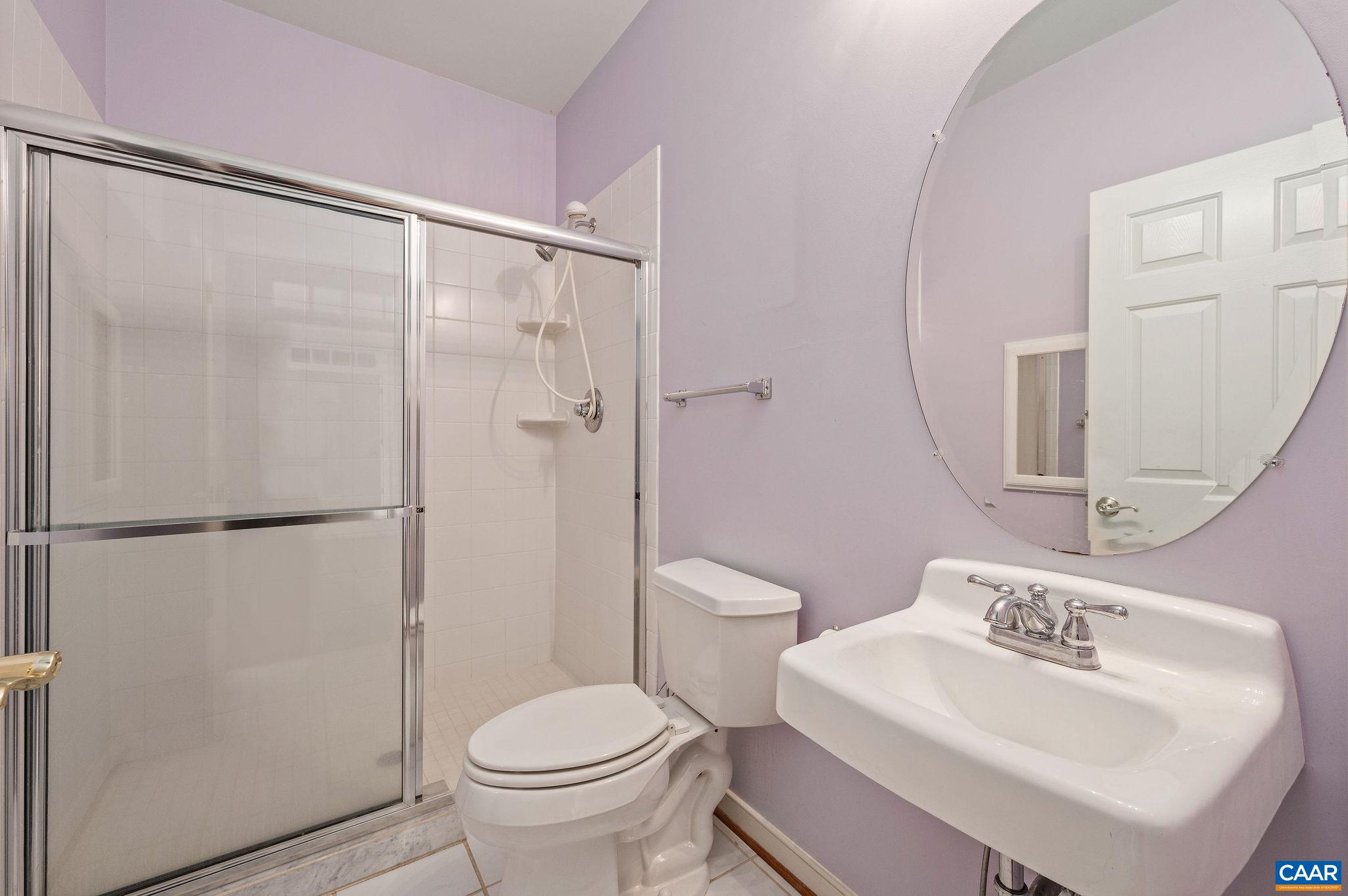 1364 COURTYARD DR