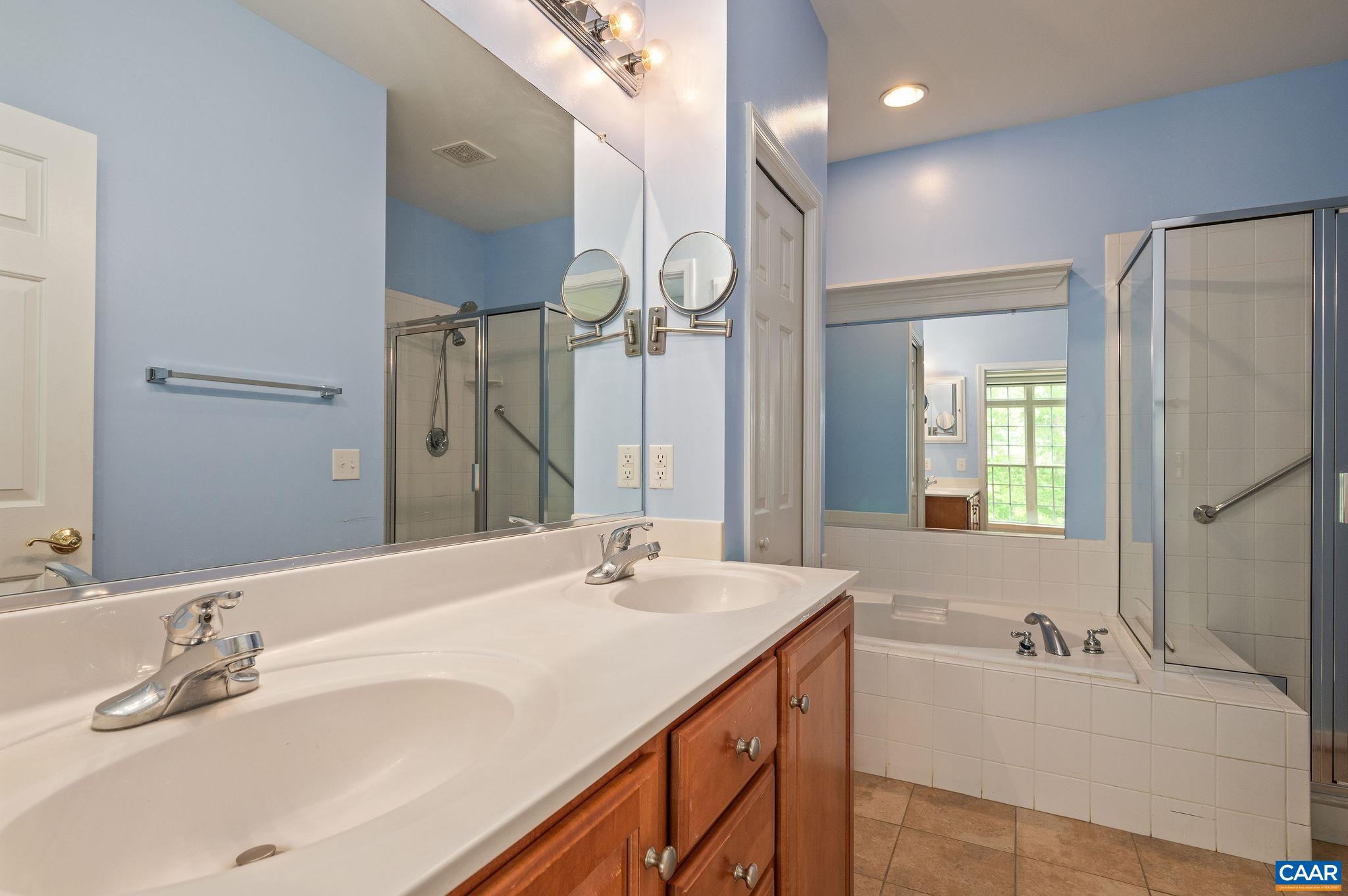 1364 COURTYARD DR