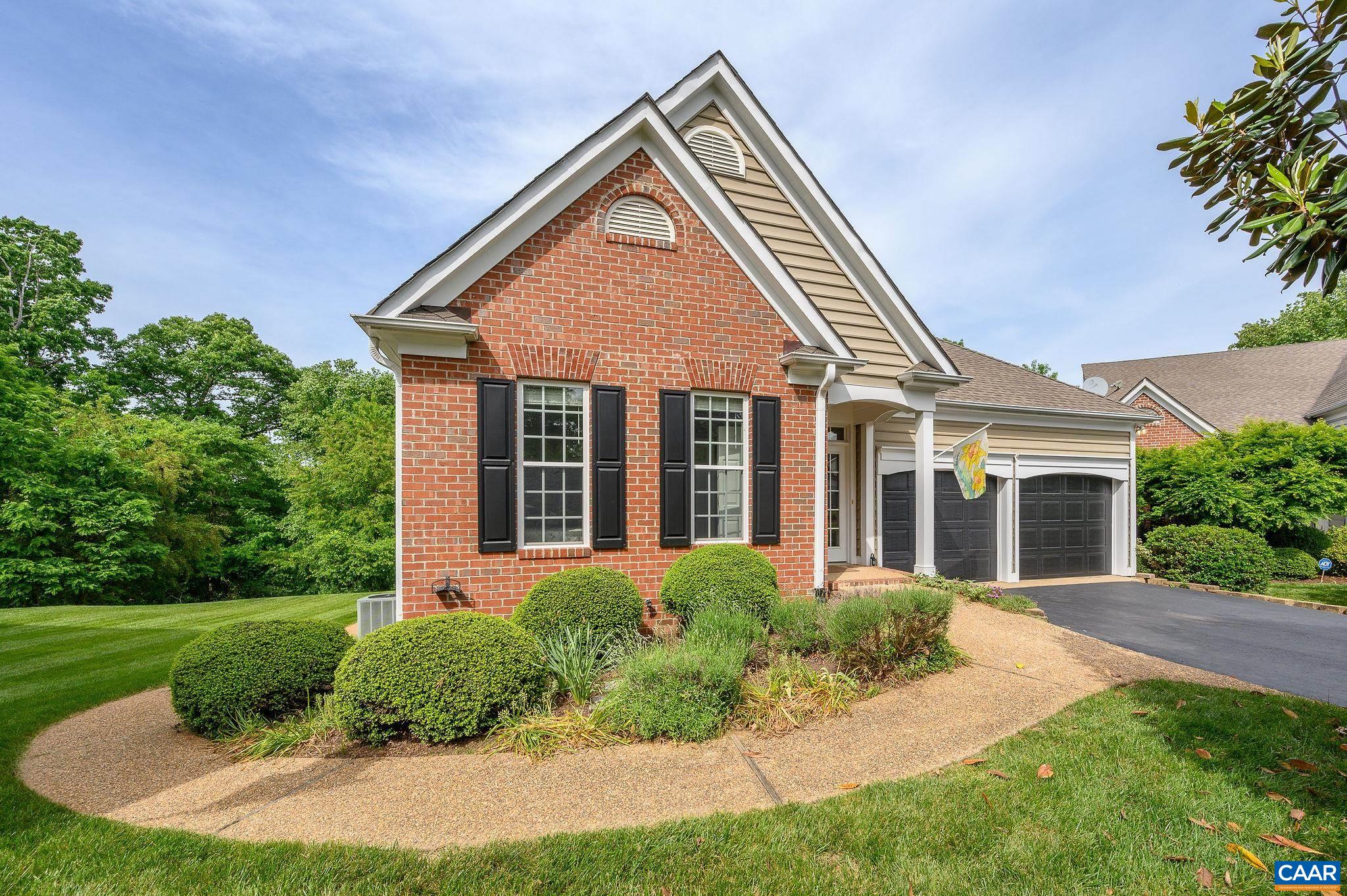1364 COURTYARD DR