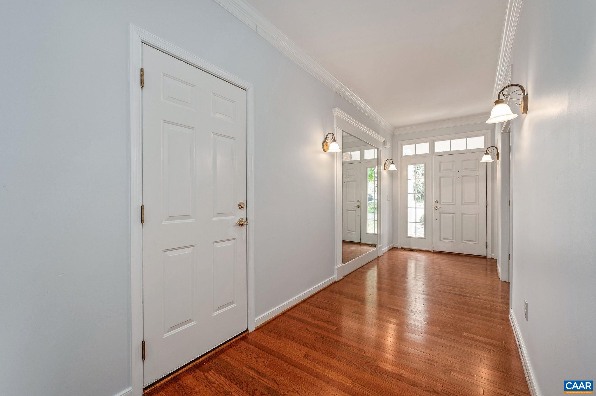 1364 COURTYARD DR