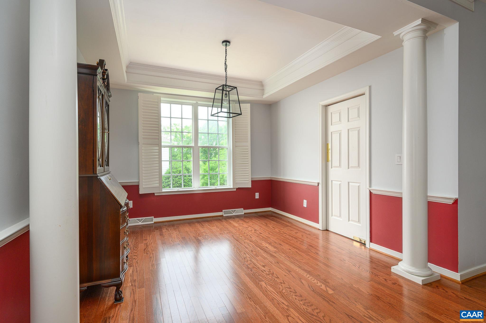 1364 COURTYARD DR