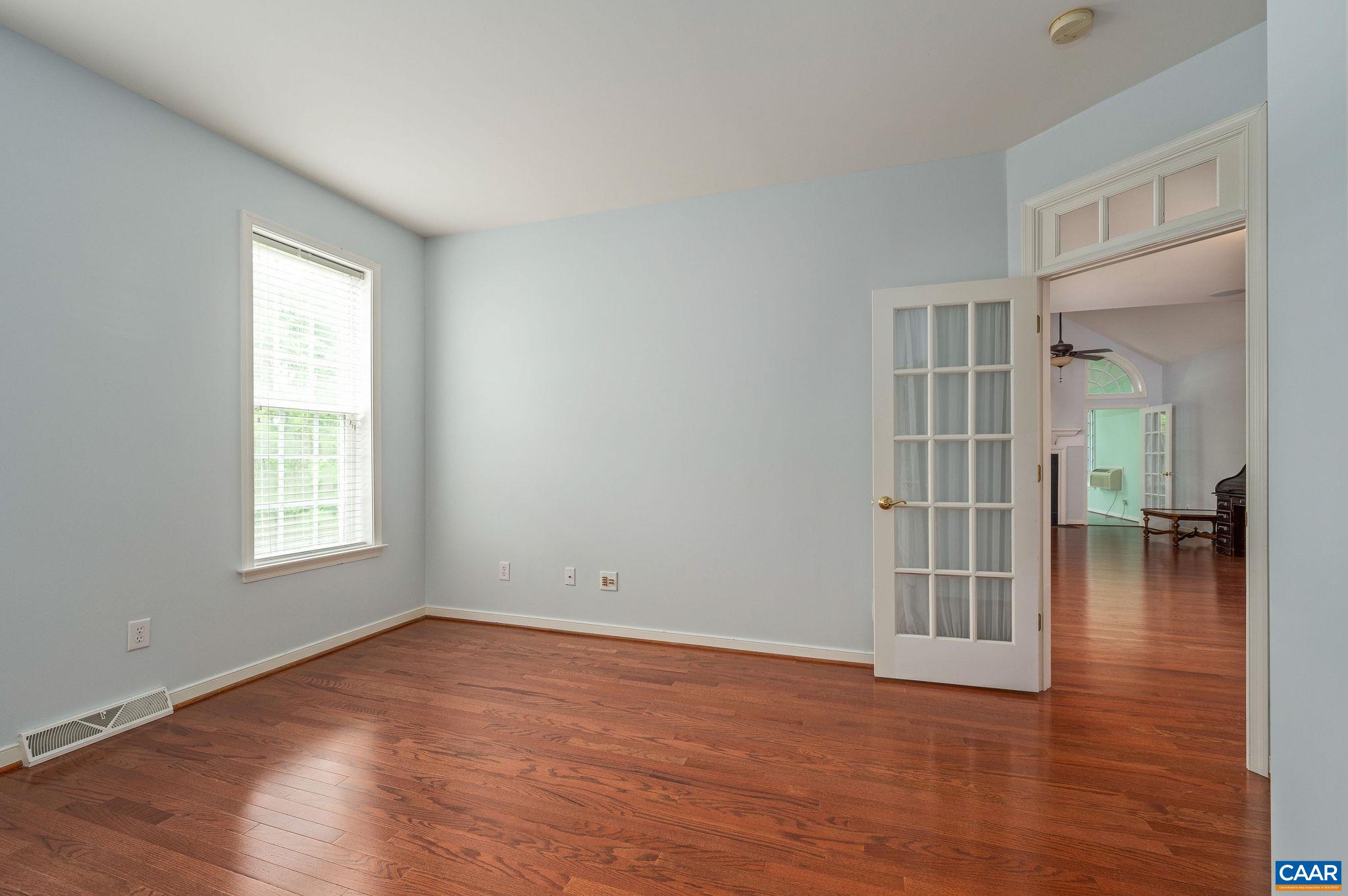 1364 COURTYARD DR