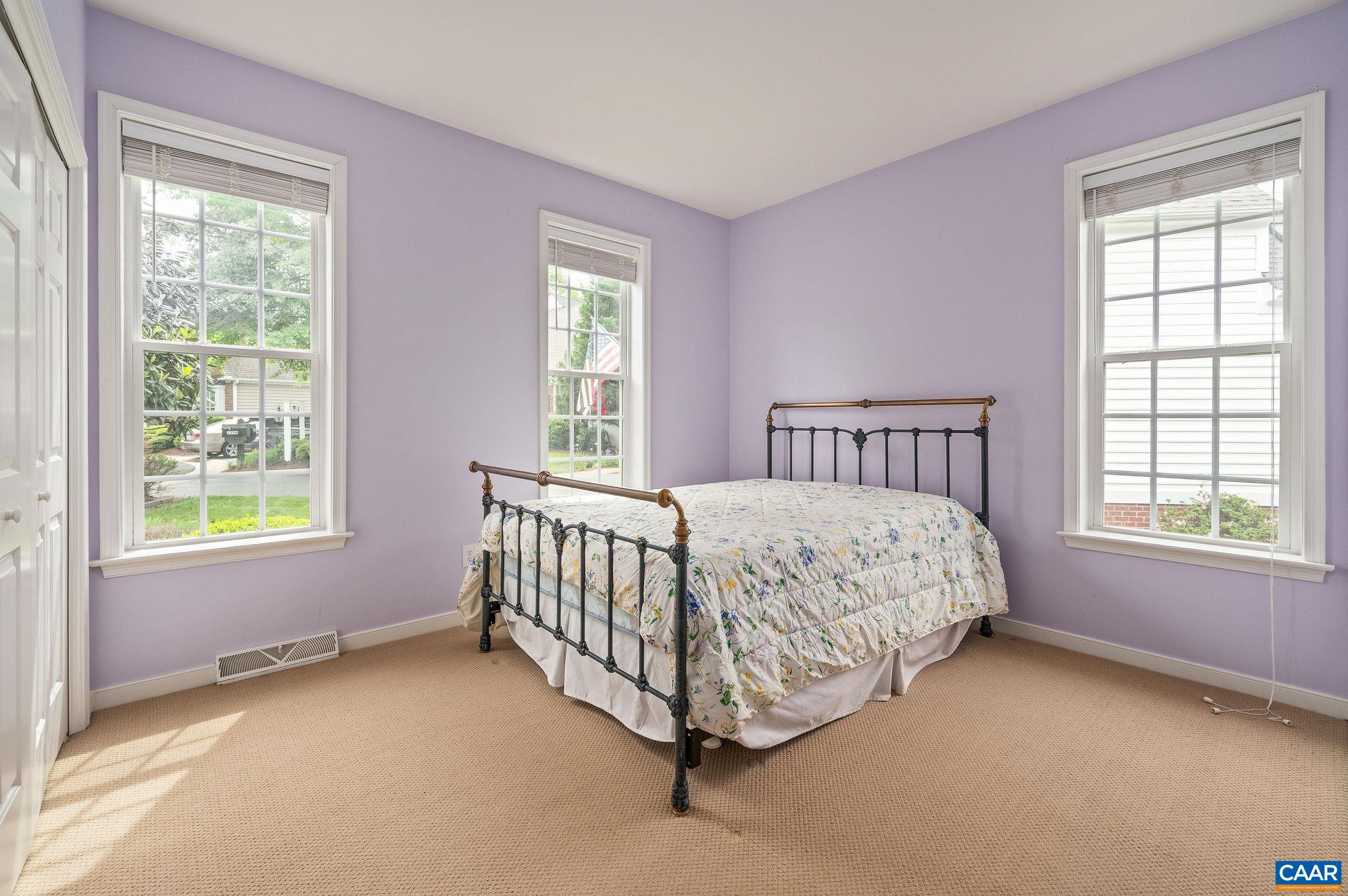 1364 COURTYARD DR