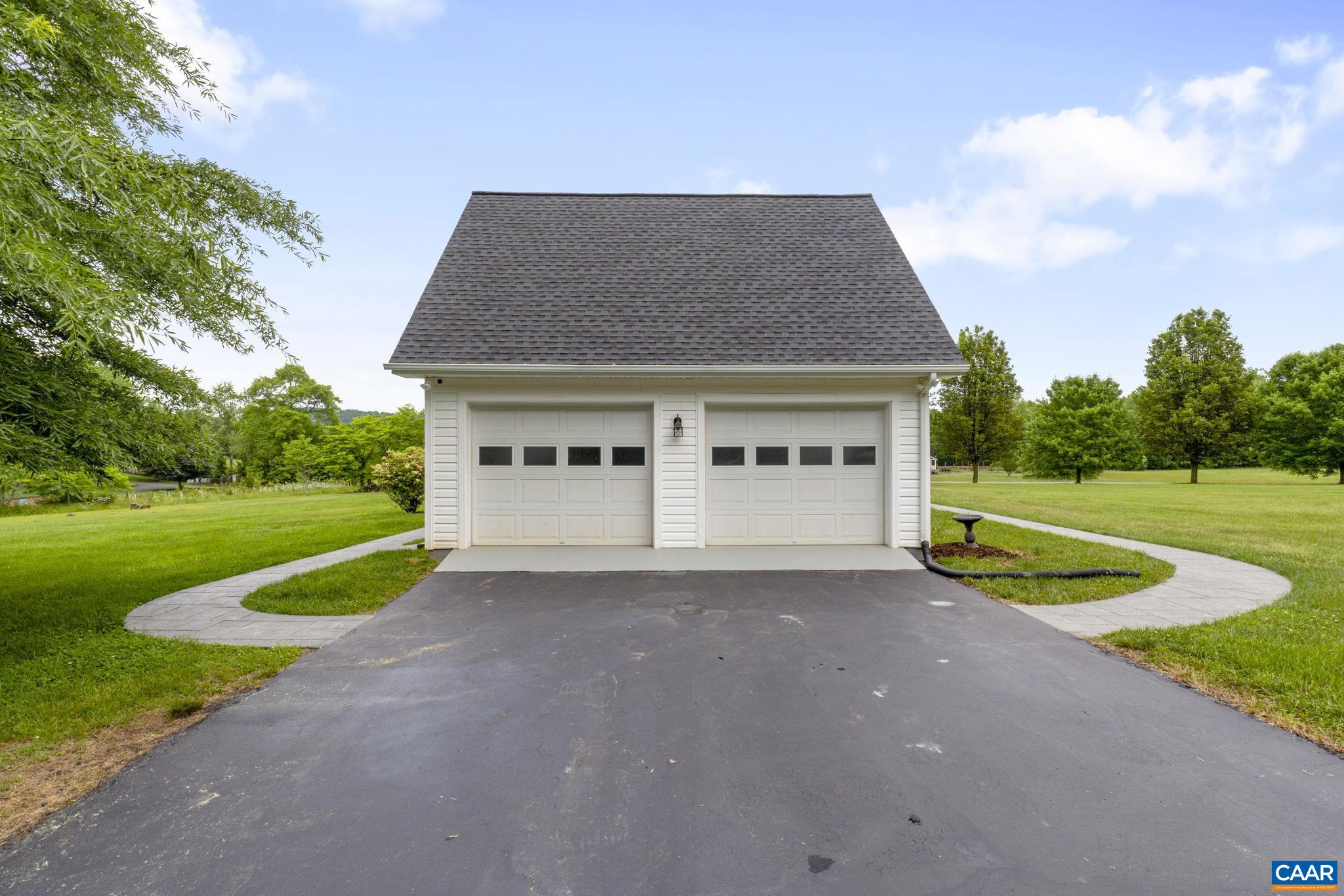 2412 DAVIS SHOP RD