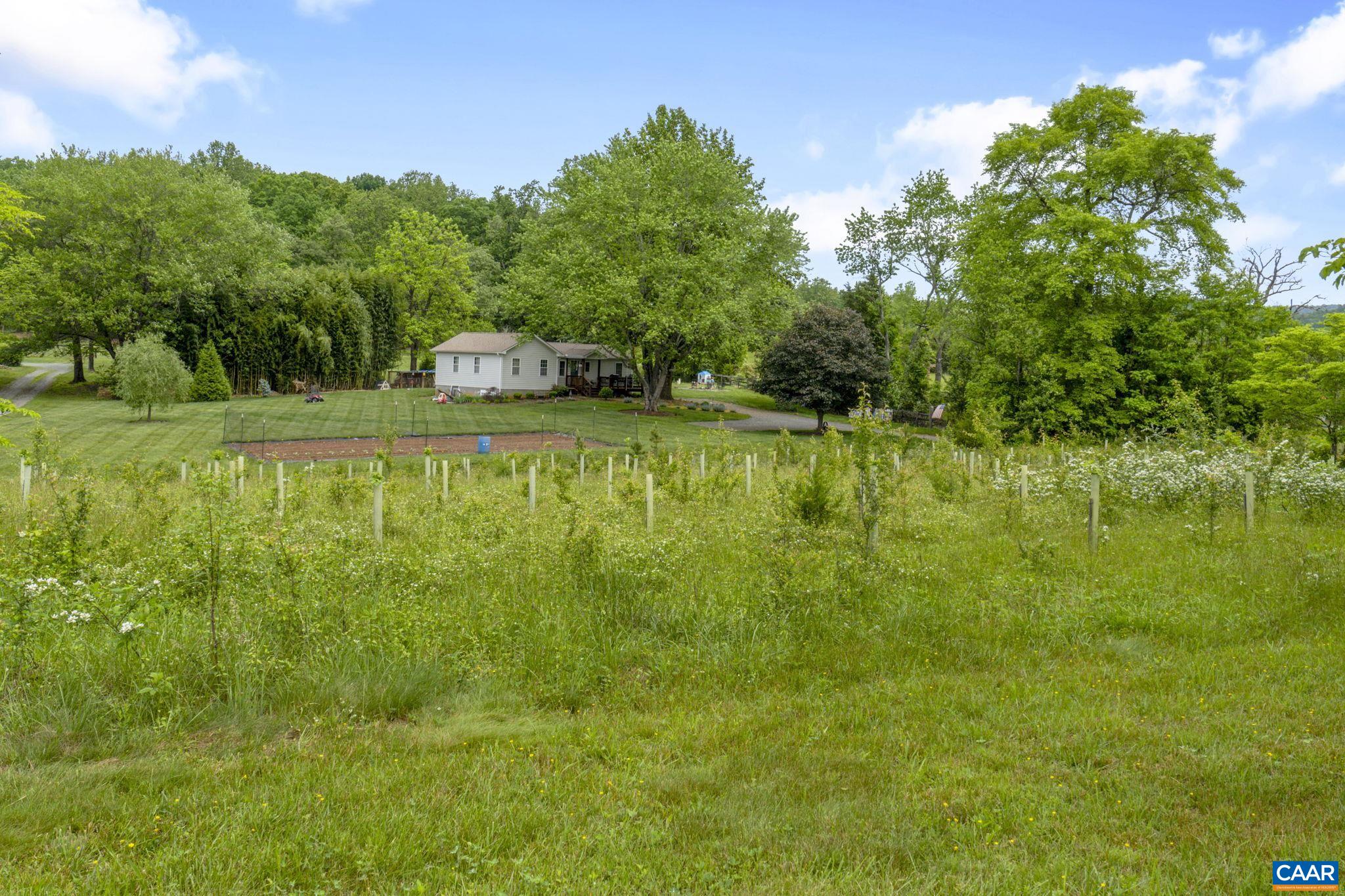 2412 DAVIS SHOP RD