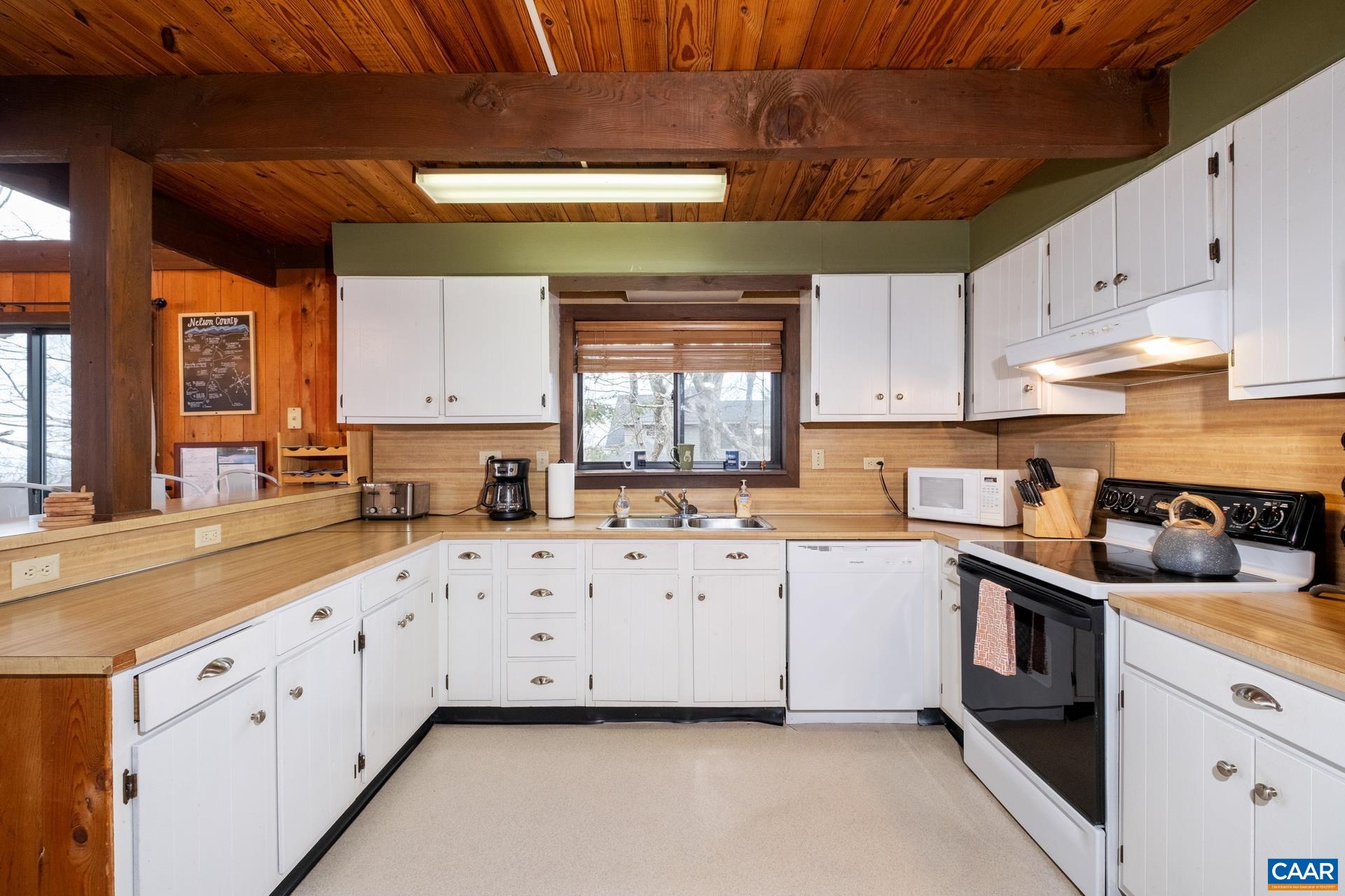 28 FERN CIR