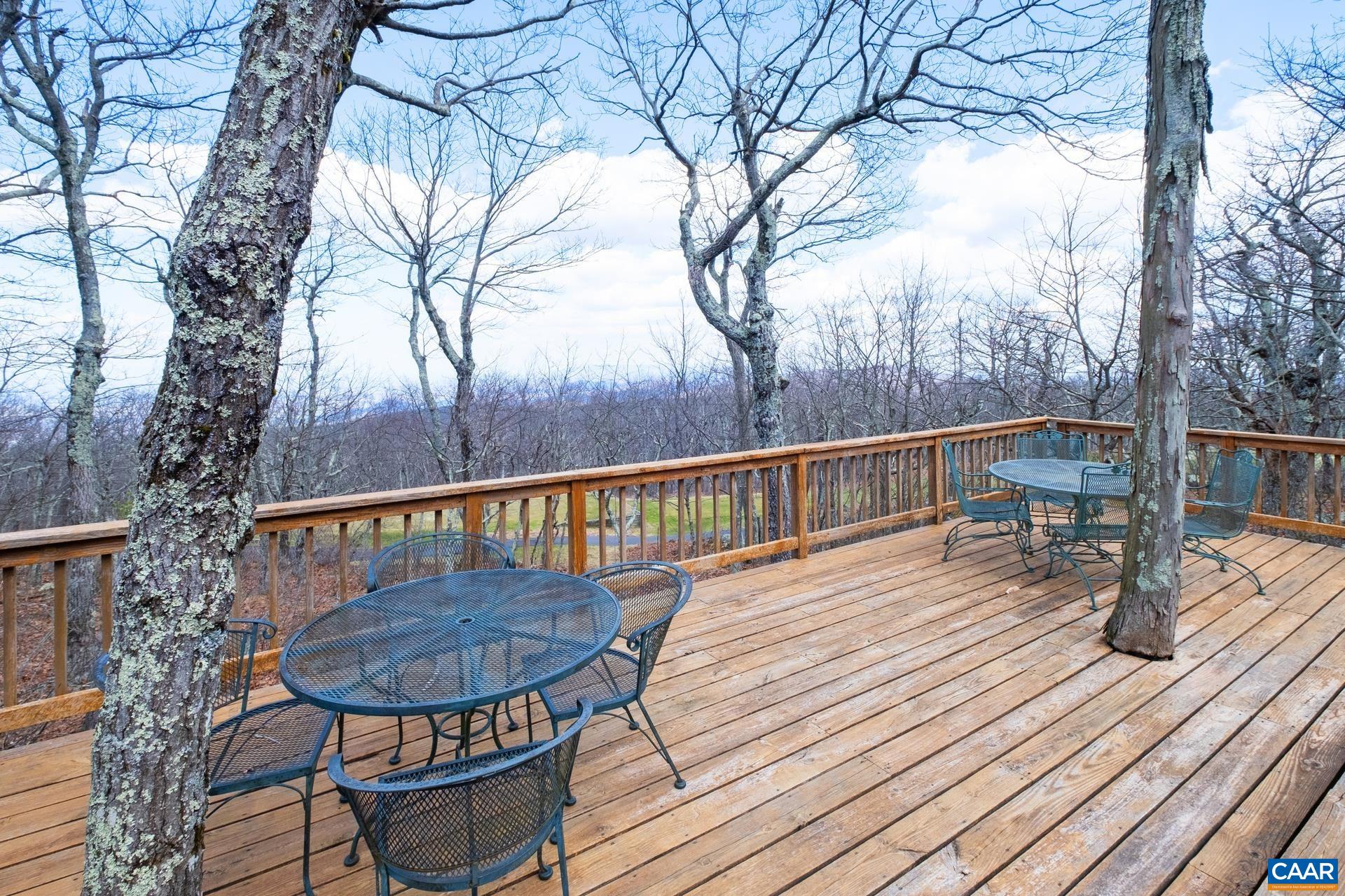 28 FERN CIR