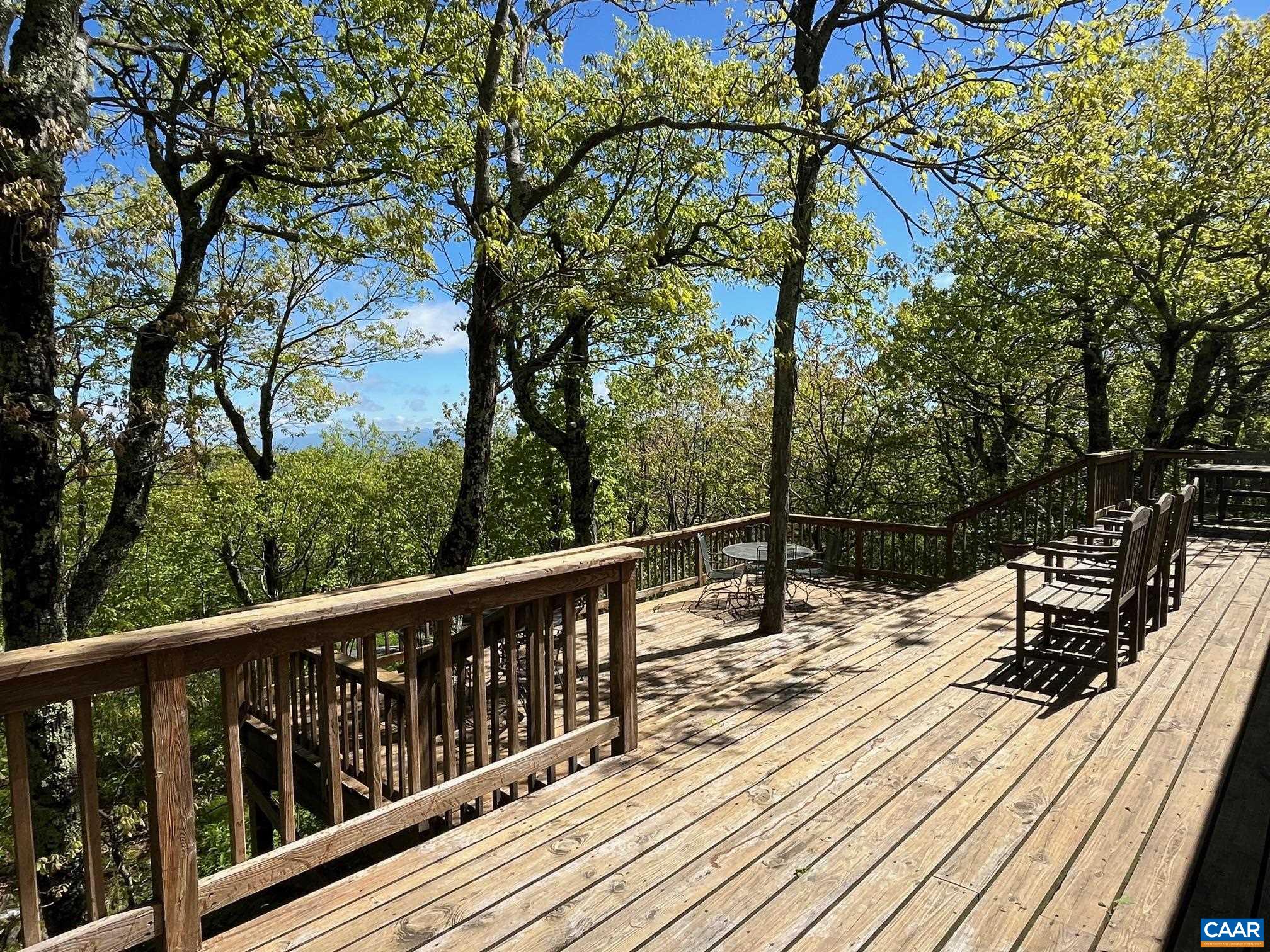 28 FERN CIR