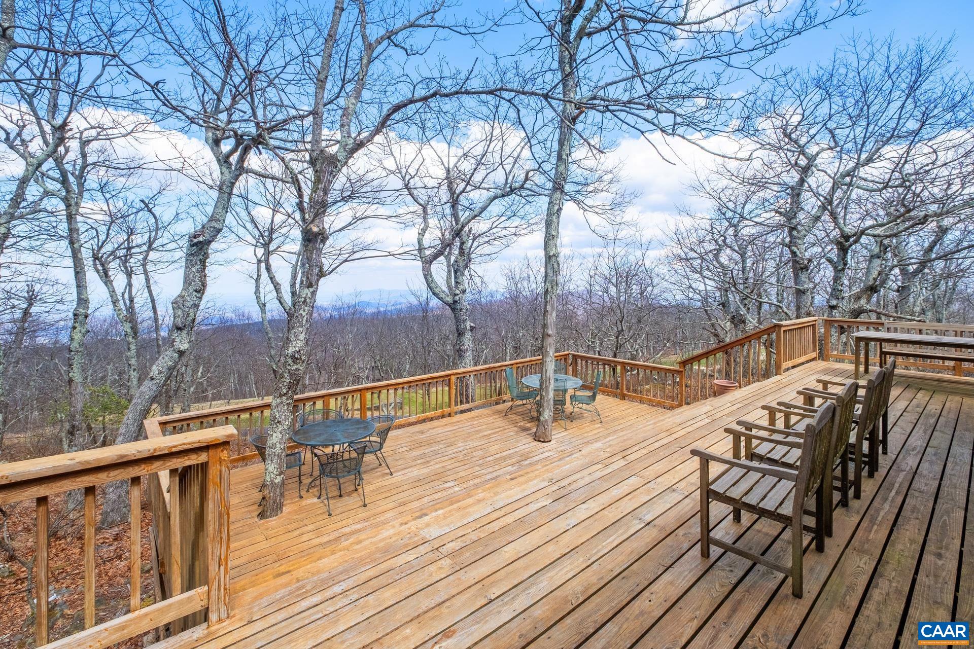 28 FERN CIR