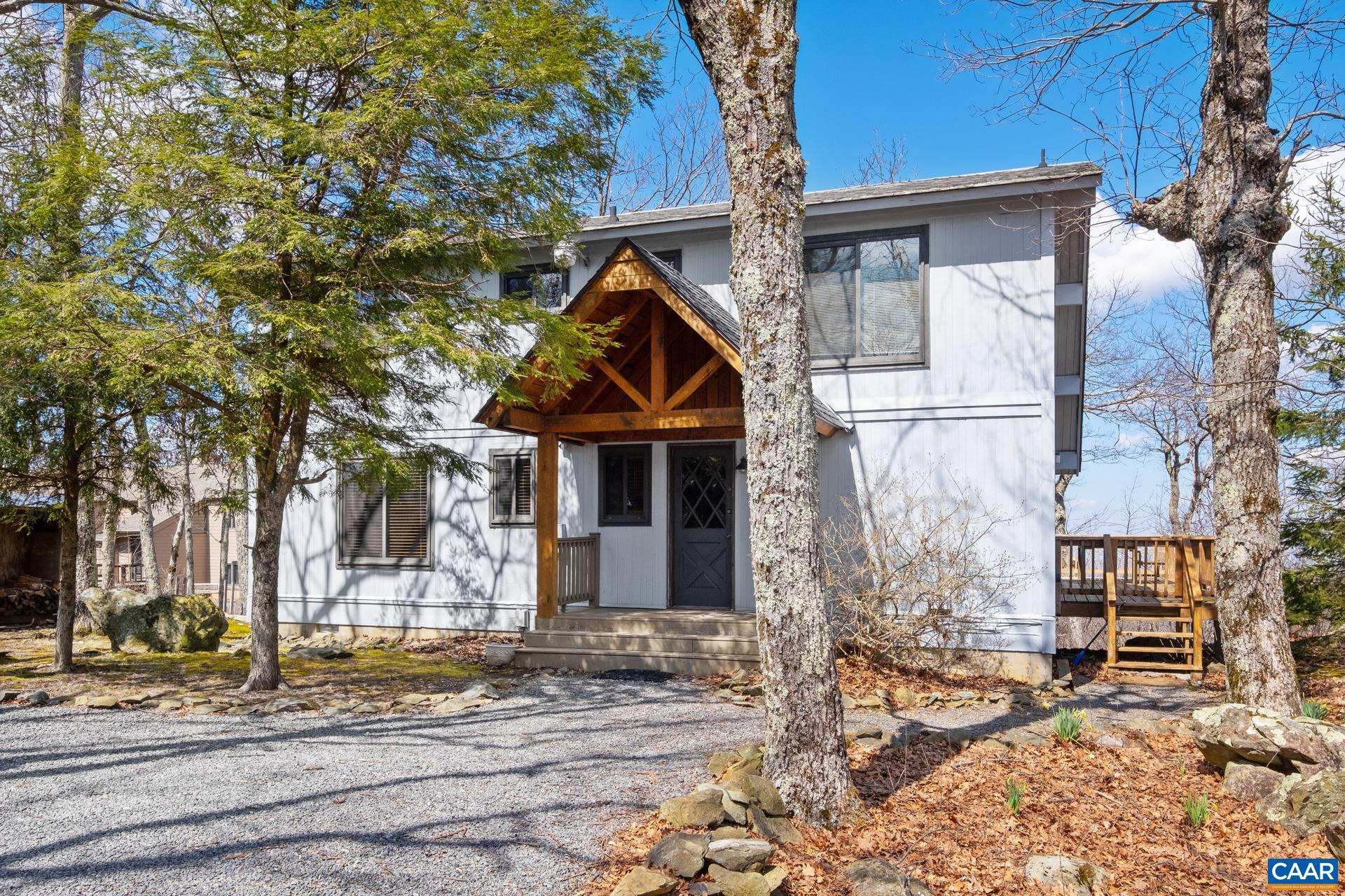 28 FERN CIR