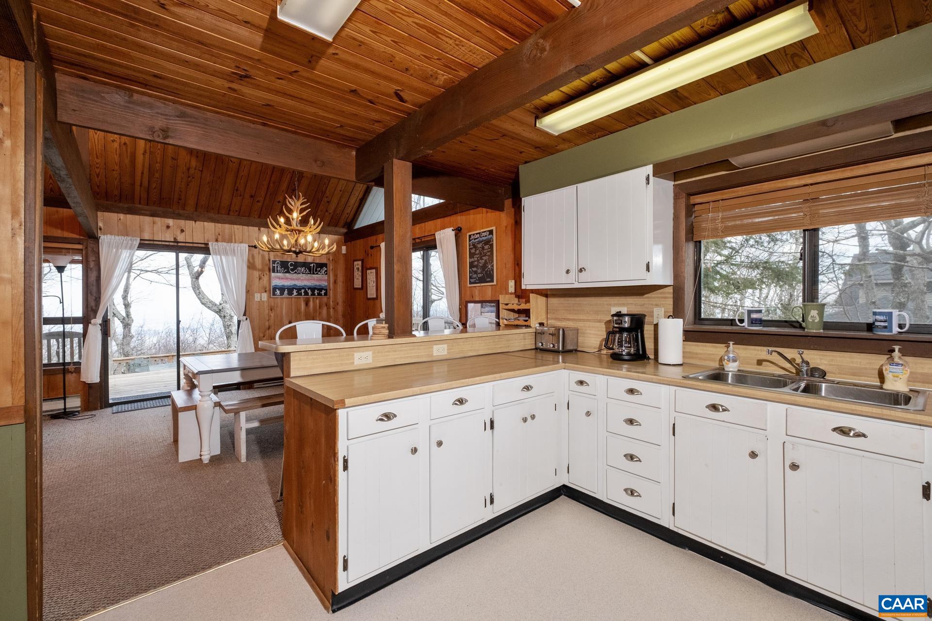 28 FERN CIR