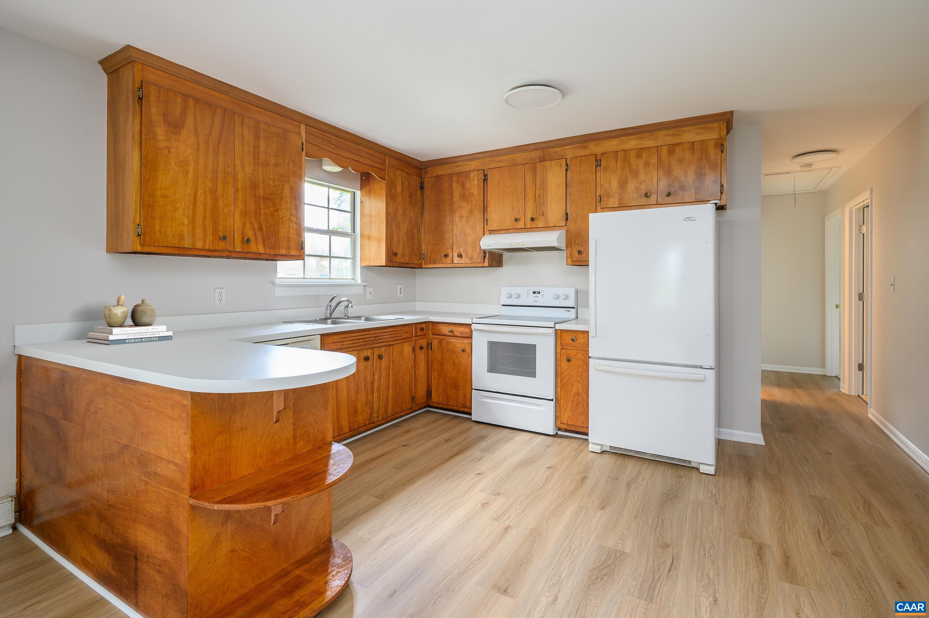 109 MIDDLESEX DR