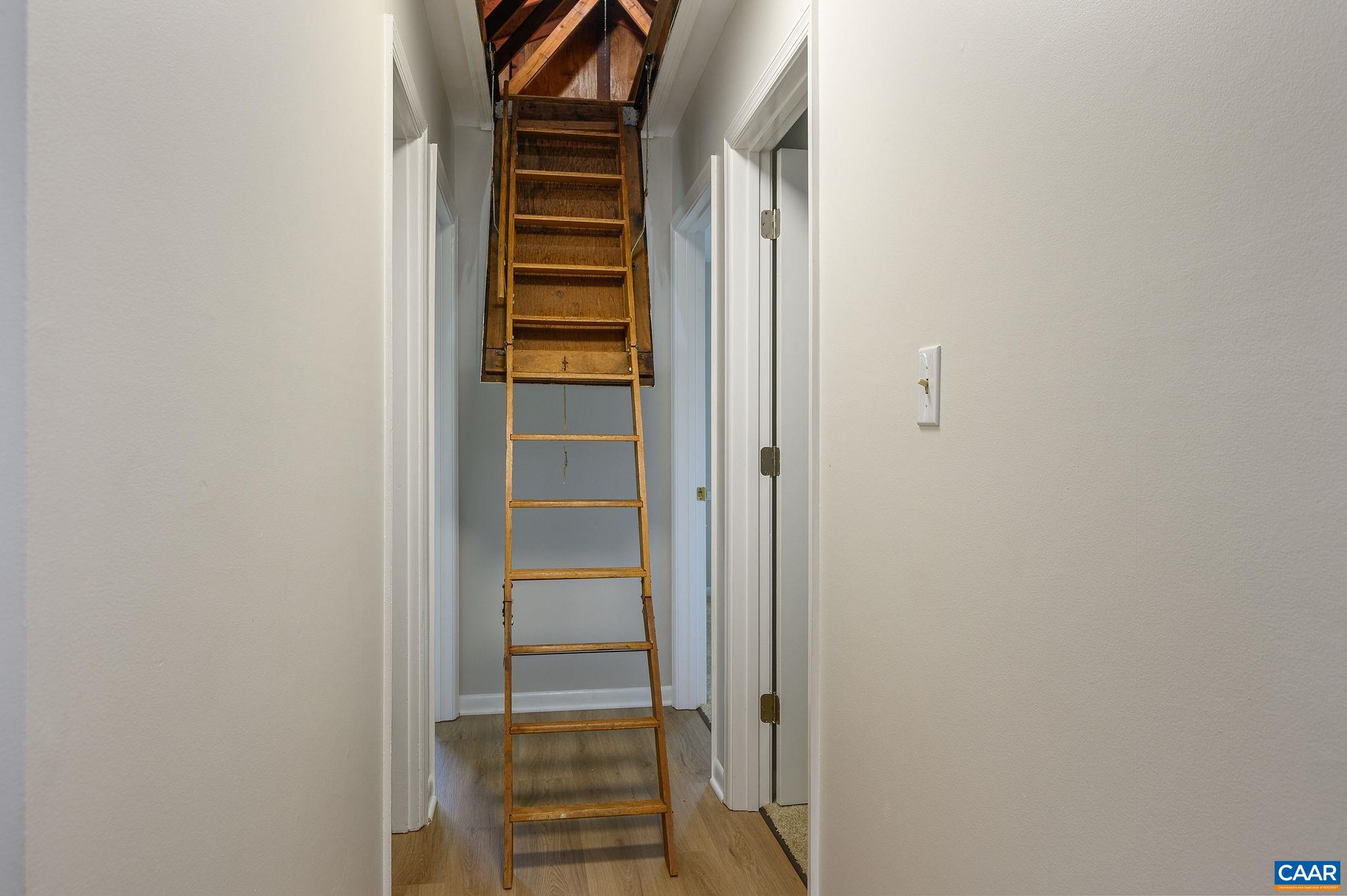 109 MIDDLESEX DR