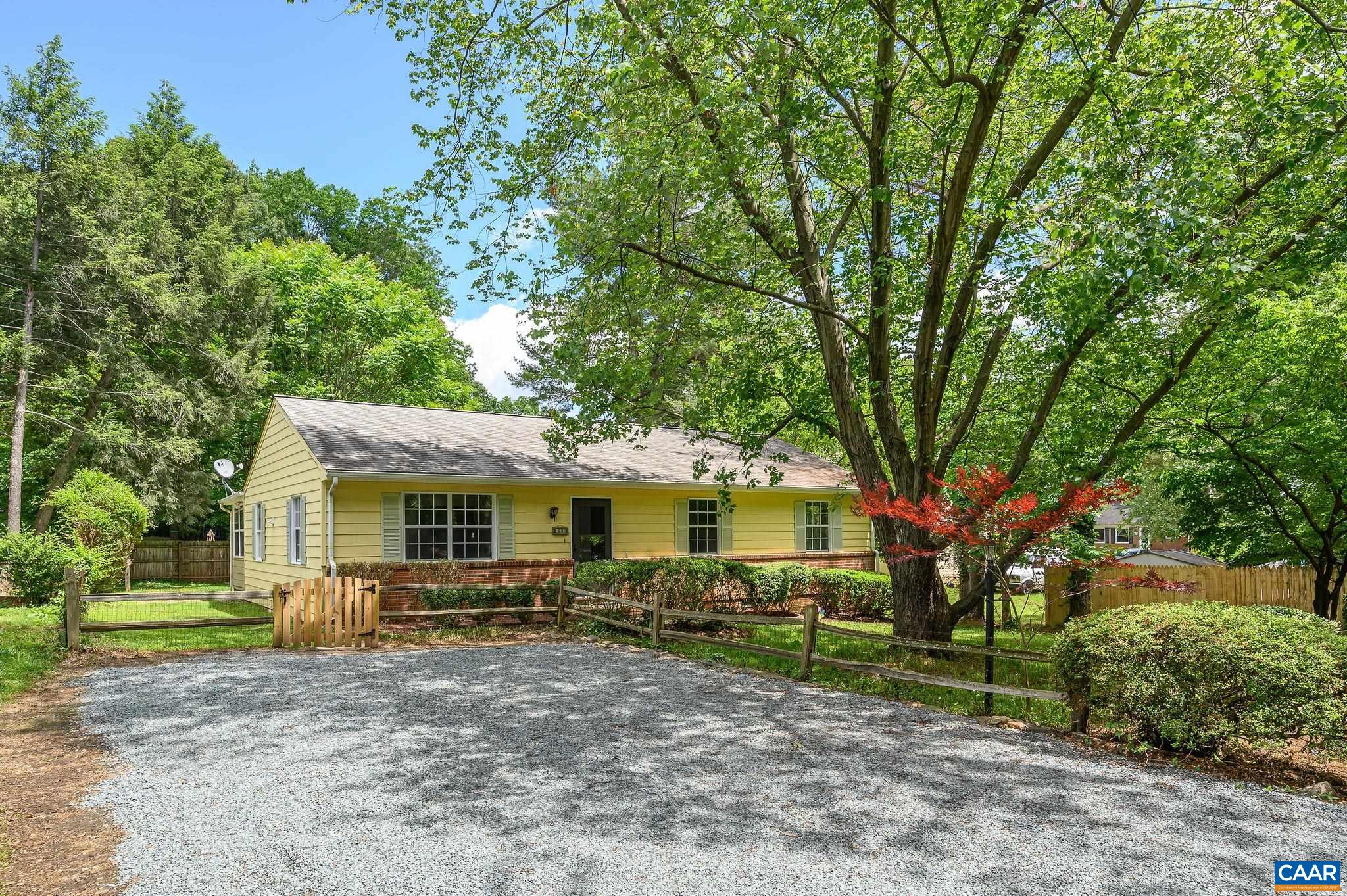 109 MIDDLESEX DR