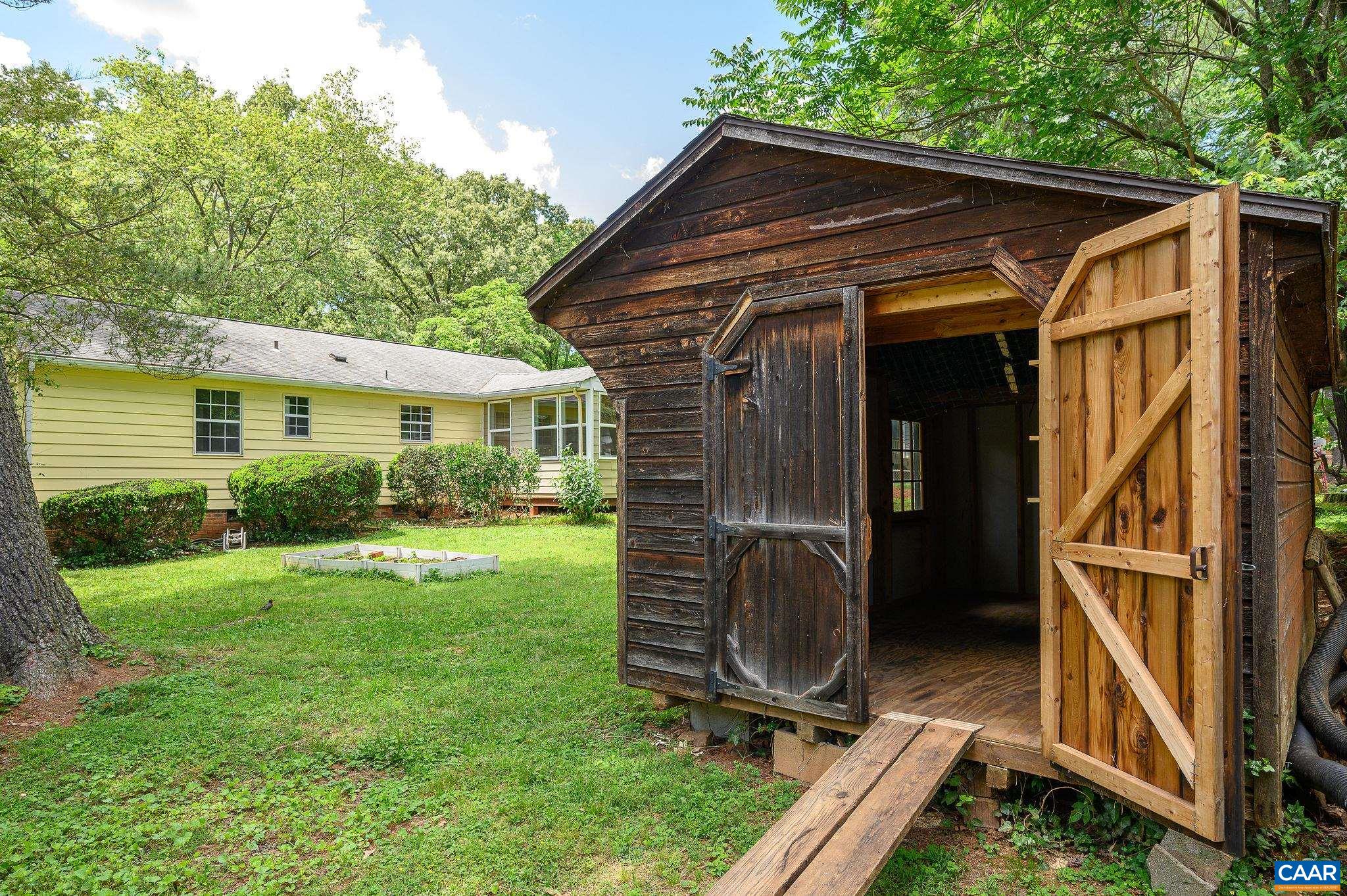 109 MIDDLESEX DR