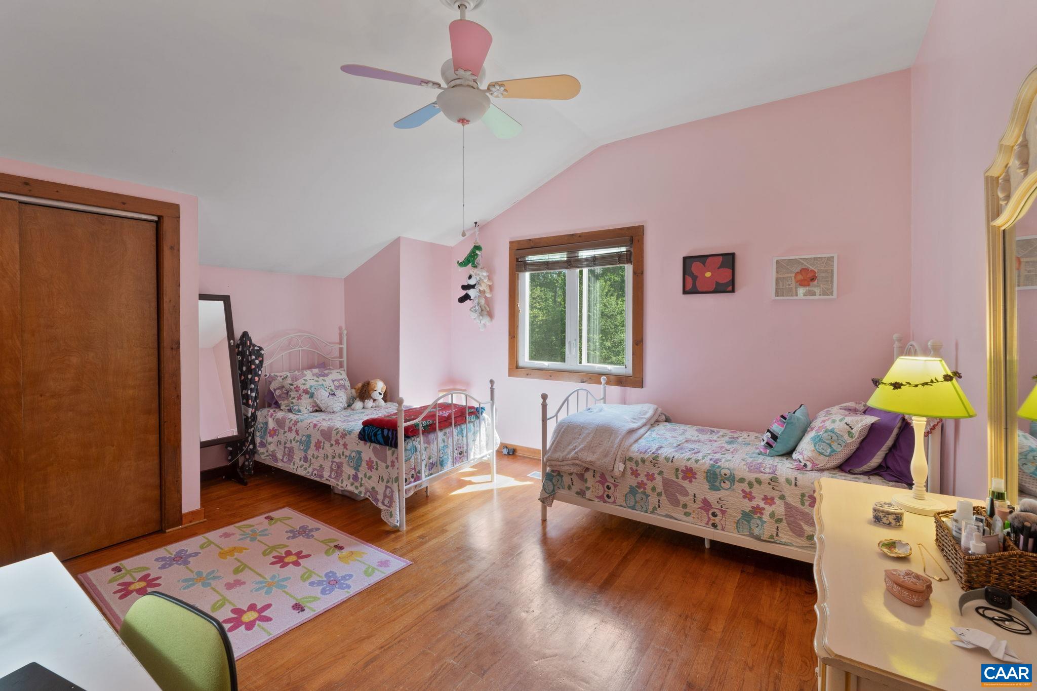 2770 GELLETLY RD
