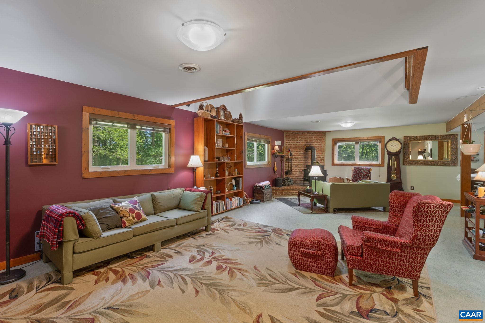 2770 GELLETLY RD