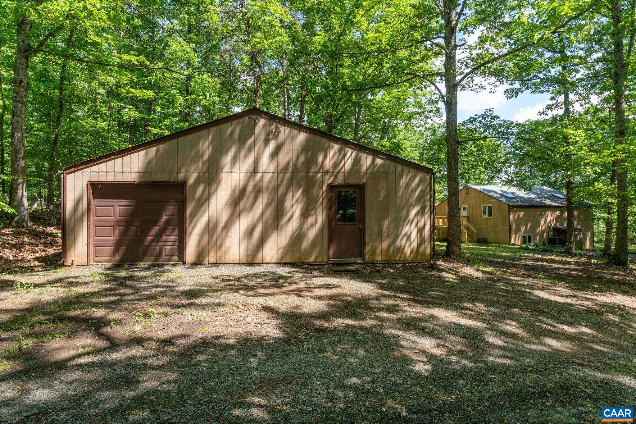 2770 GELLETLY RD