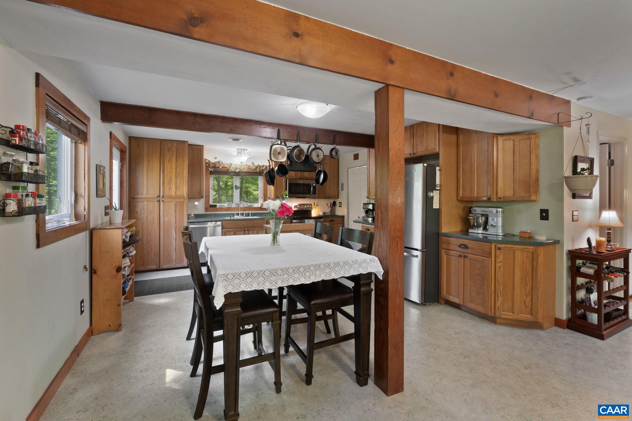 2770 GELLETLY RD