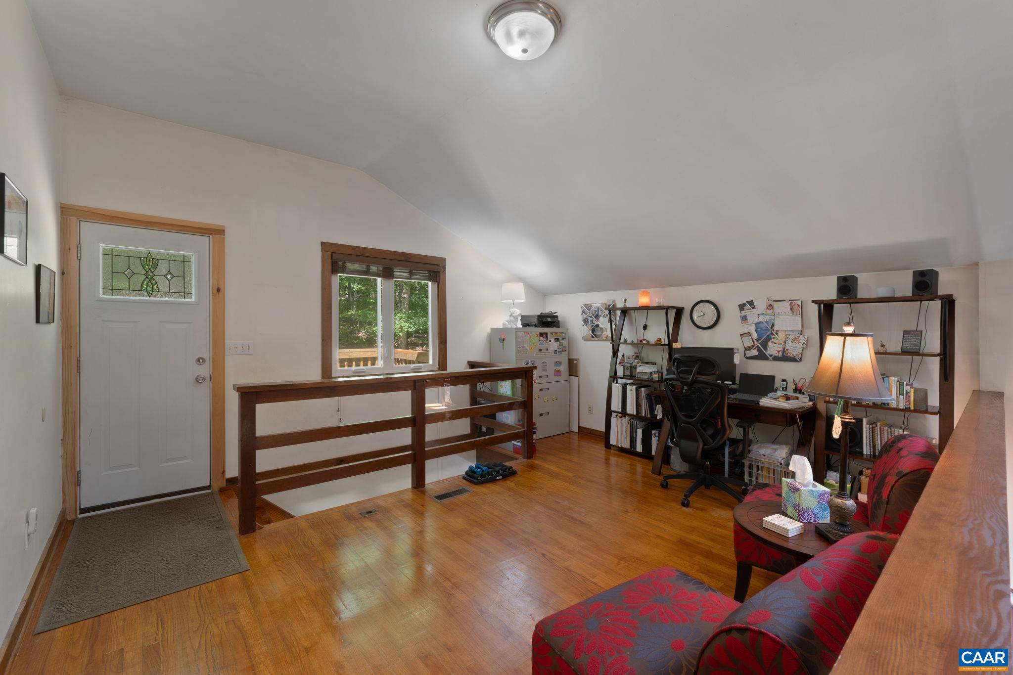 2770 GELLETLY RD