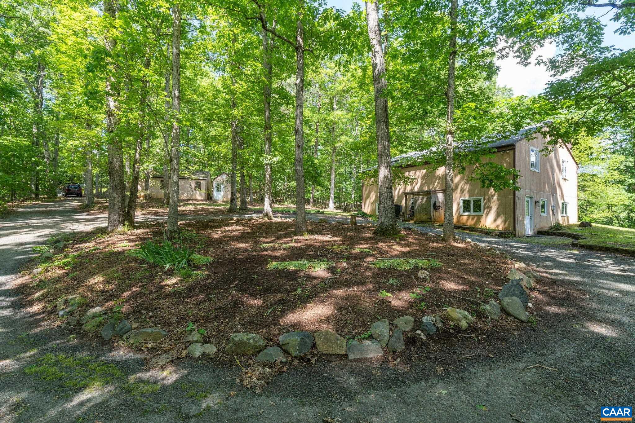 2770 GELLETLY RD