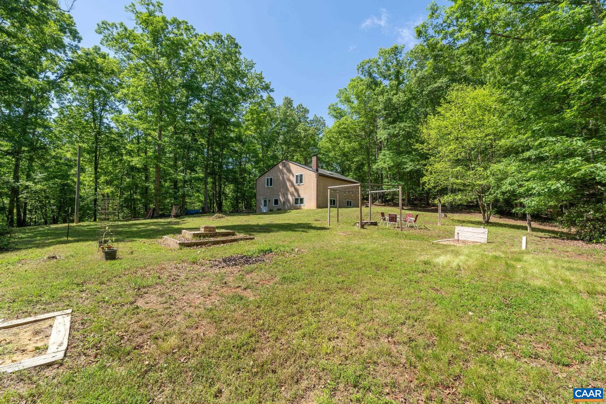 2770 GELLETLY RD