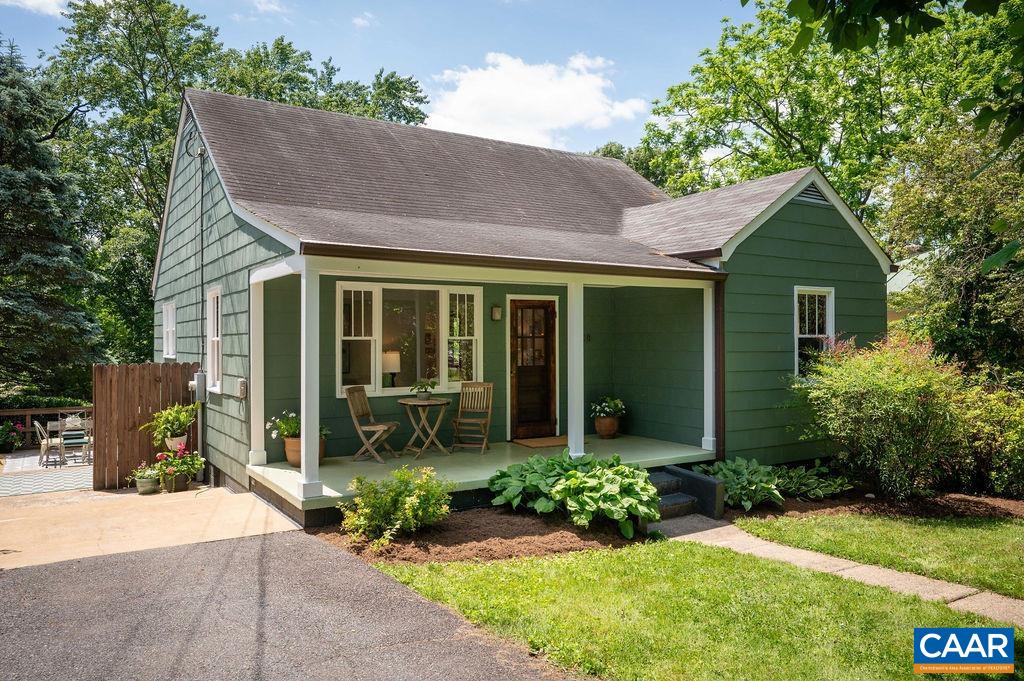 708 STONEHENGE AVE